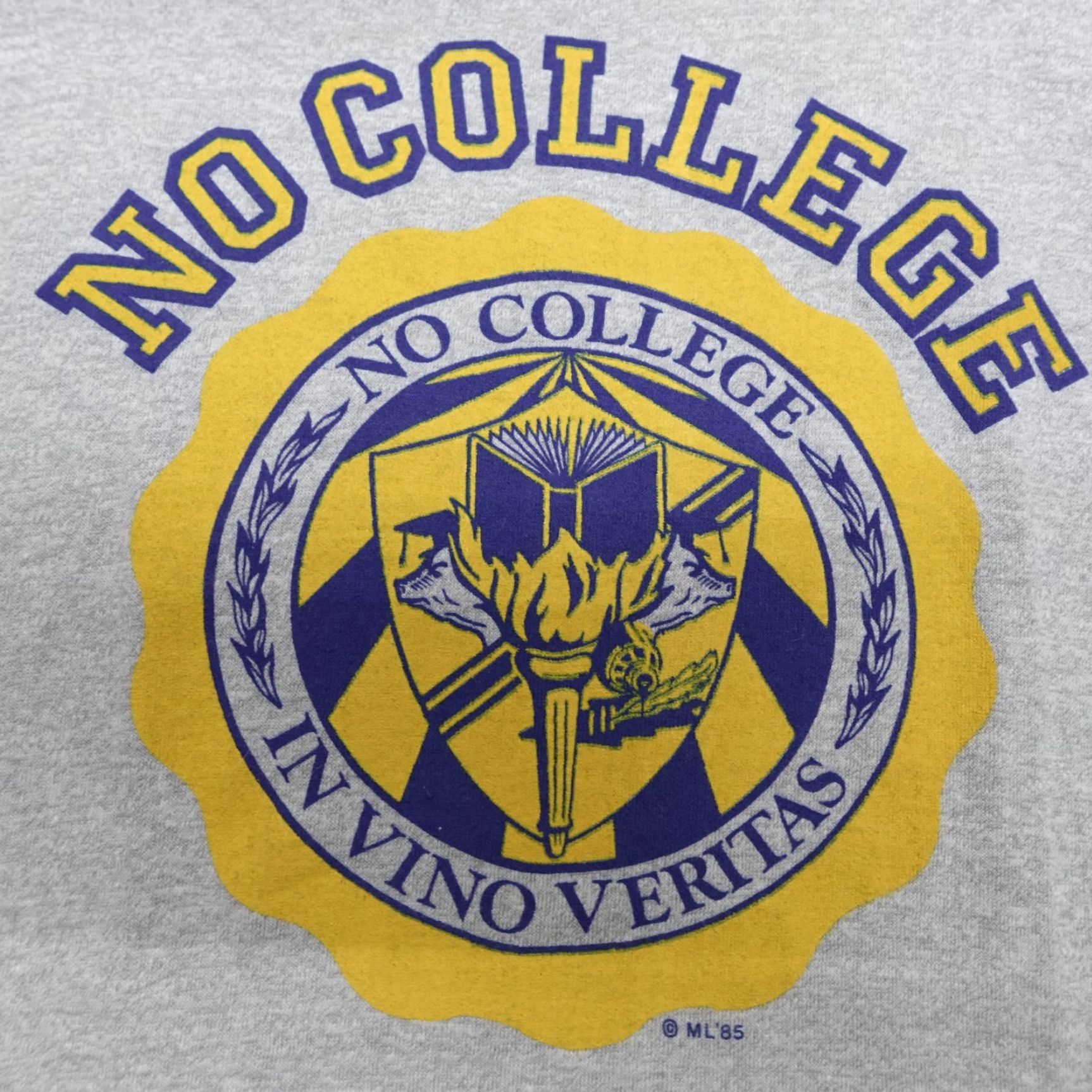 Vintage VINTAGE Novelty Shirt Small Gray 1985 No College In Vino Veritas Screen Stars Shirt Unisex Adults S Gray College Mens Size US S / EU 44-46 / 1 - 2 Thumbnail