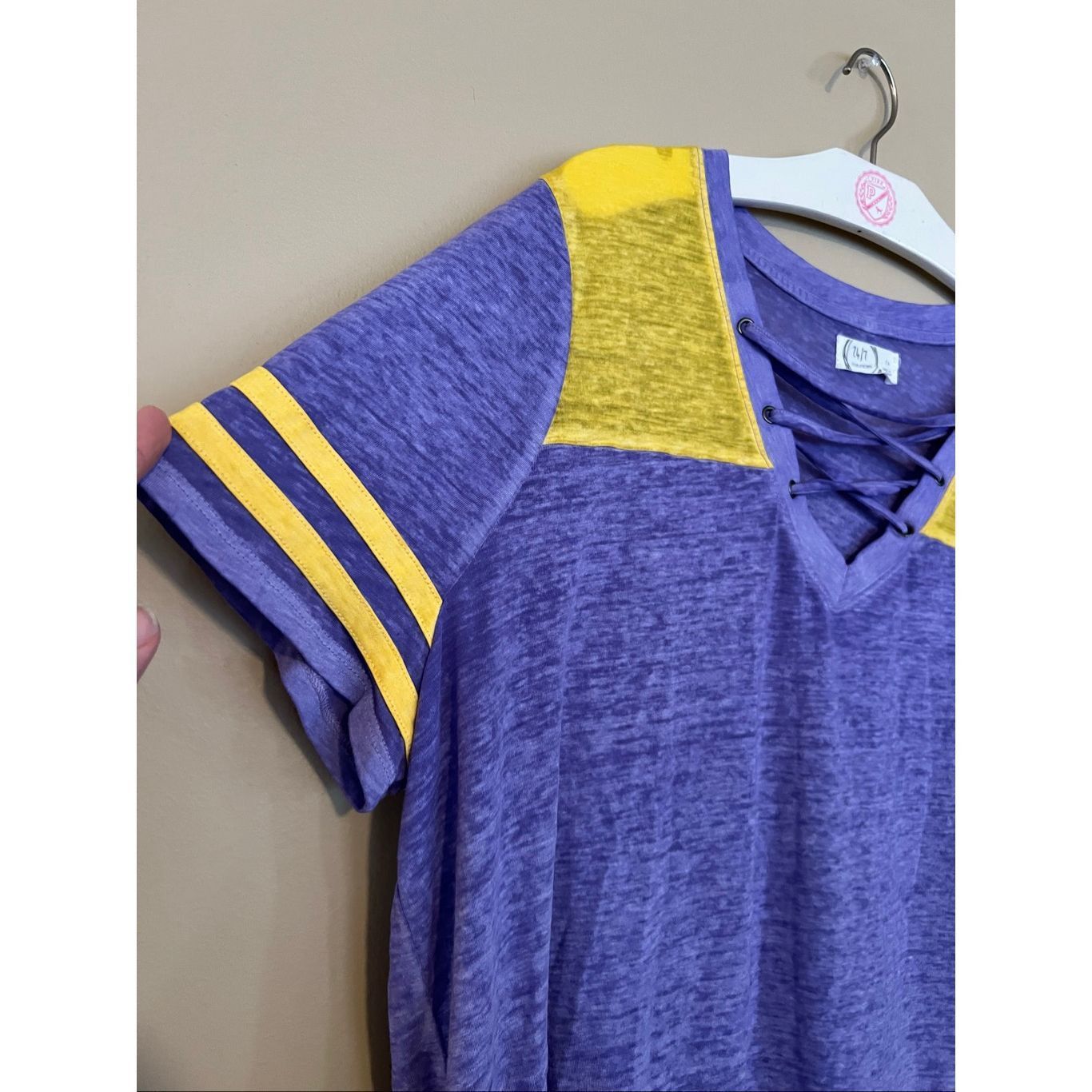 Other Maurice’s 24/7 Purple And Yellow T-Shirt Woman’s Size 1X Size XL / US 12-14 / IT 48-50 - 2 Thumbnail