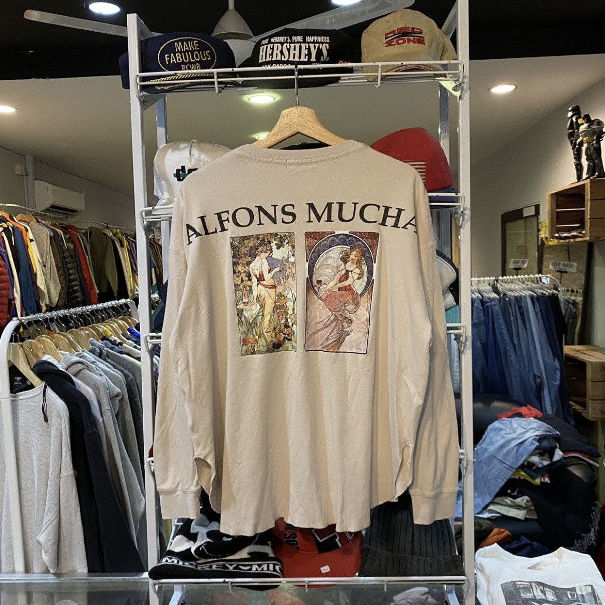 Japanese Brand Rag Machine x Alfons Mucha Art Nouveau Long Sleeve T-Shirt Size US L / EU 52-54 / 3 - 1 Thumbnail