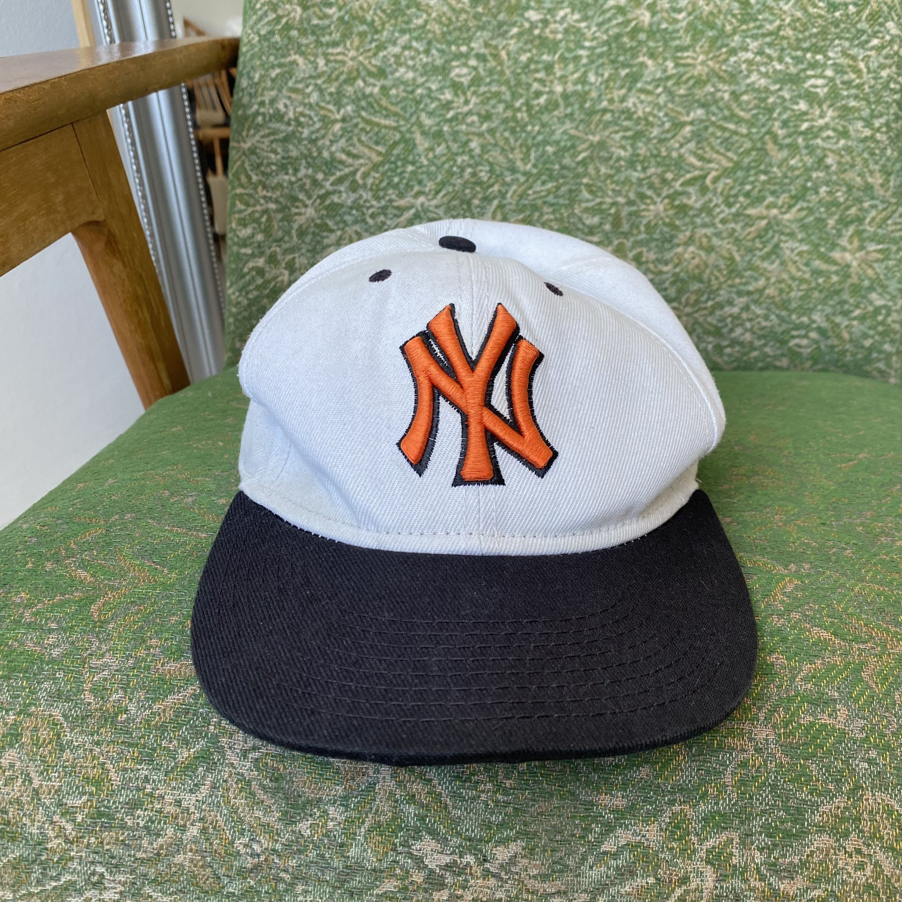 New York Yankees ⚾️ Vintage 90s New York Yankees cap Dad hat baseball Size ONE SIZE - 8 Thumbnail
