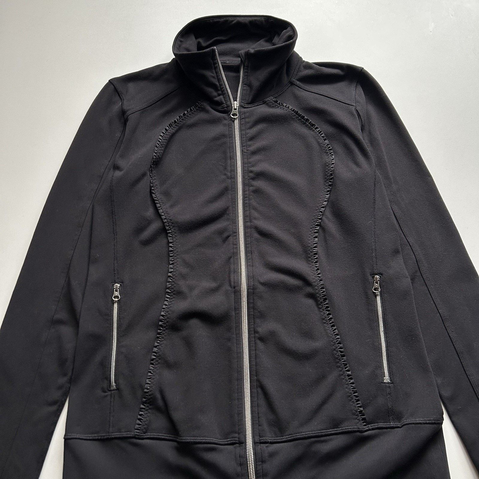 Lululemon Lululemon Asana Athleisure Zip Jacket Ruffle Black Medium Size M / US 6-8 / IT 42-44 - 2 Thumbnail