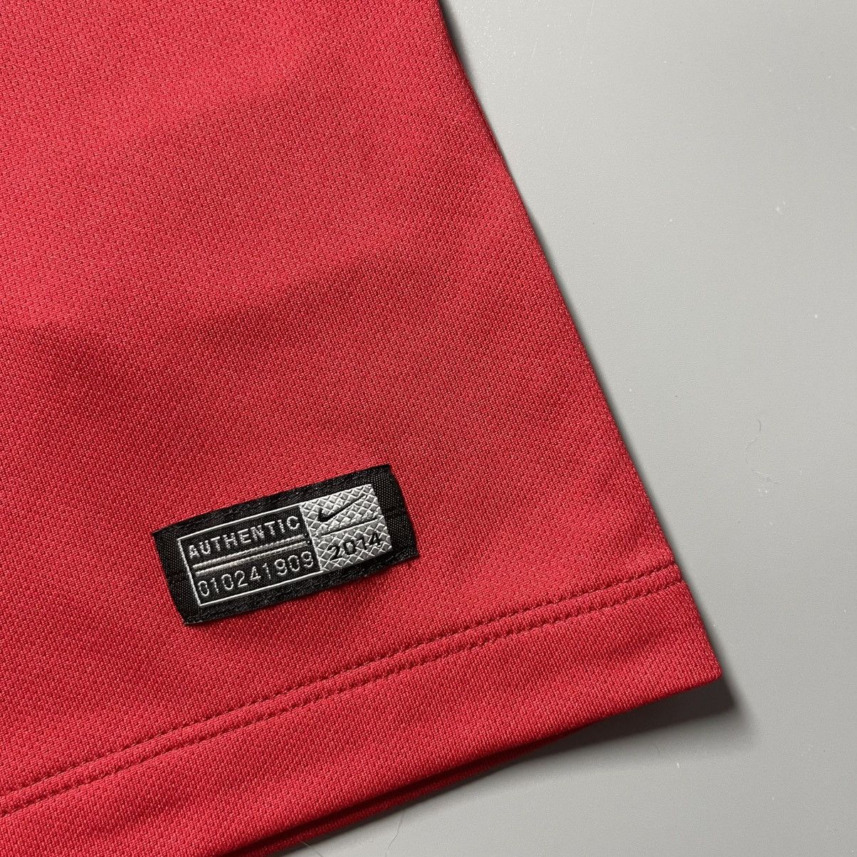 Vintage MANCHESTER UNITED NIKE 2014/2015 HOME JERSEY #20 VAN PERSIE Size US M / EU 48-50 / 2 - 9 Thumbnail