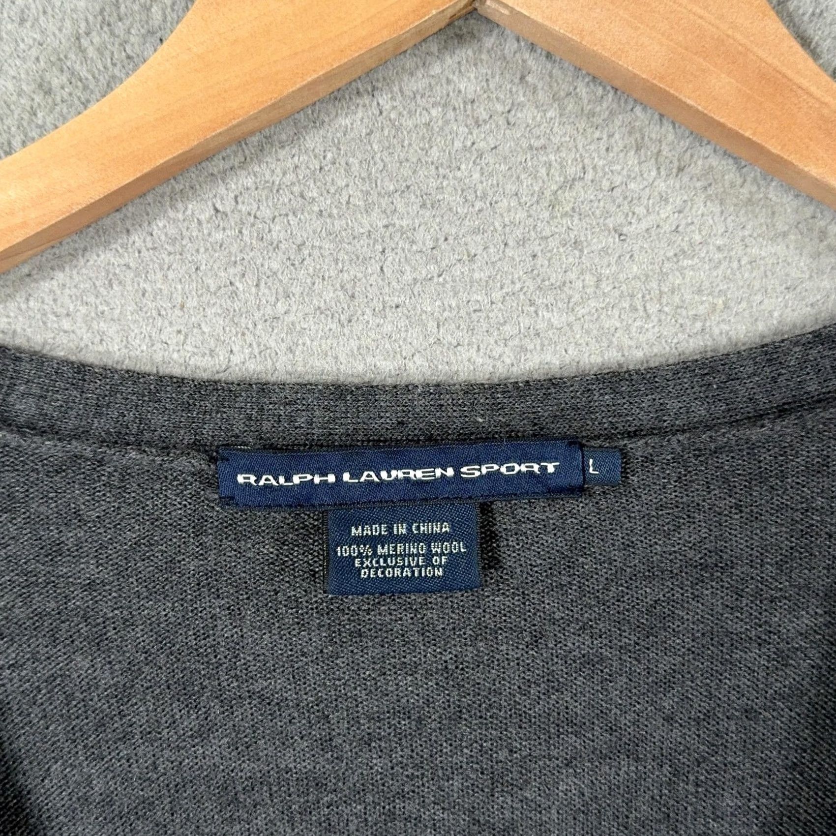 Polo Ralph Lauren VINTAGE Ralph Lauren Sport Cardigan Women L Gray Merino Wool V-Neck Embroidered Crest Front Pockets 90s Moments Size L / US 10 / IT 46 - 3 Thumbnail