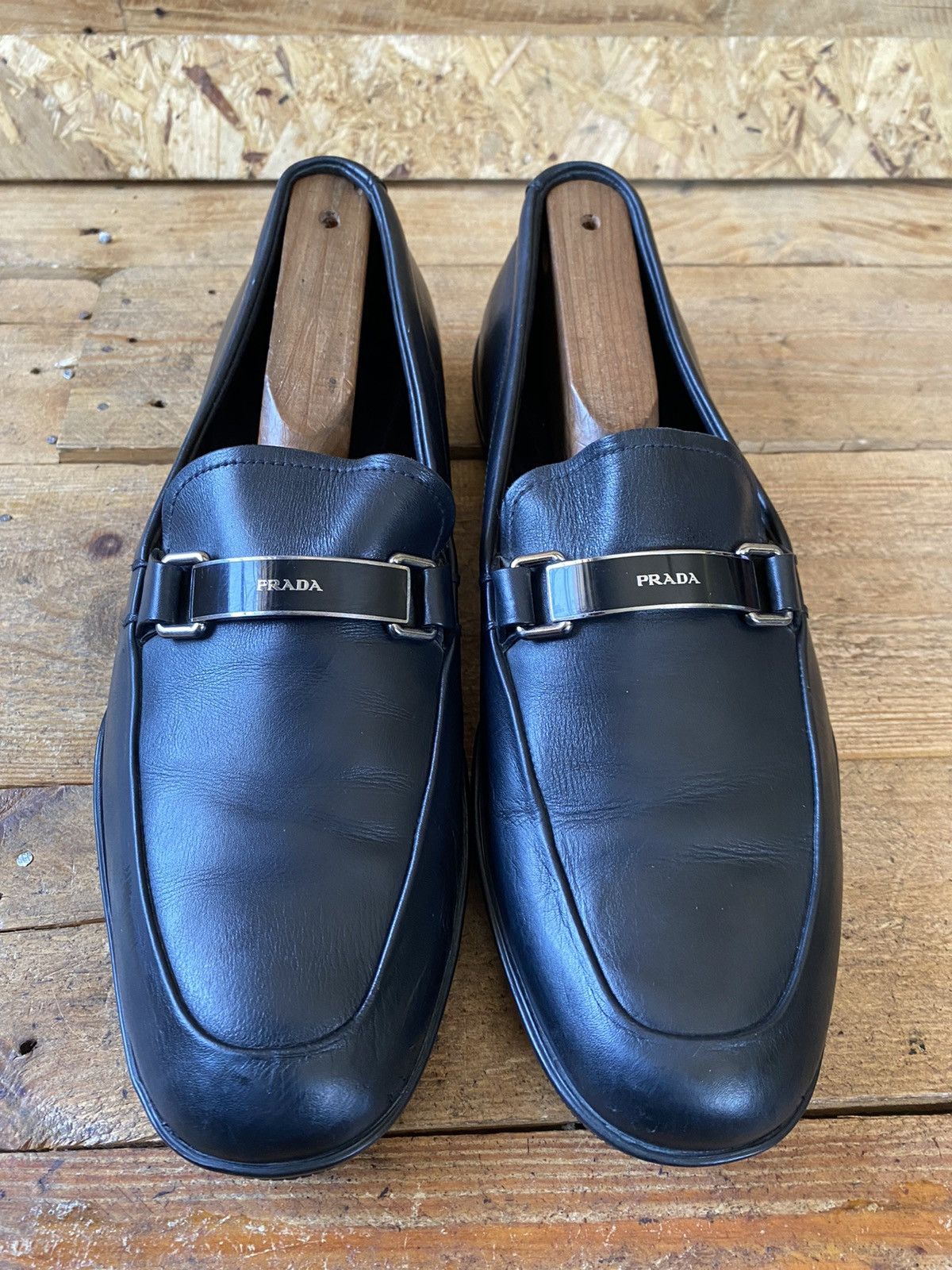 Prada Prada horsebit black leather logo loafers sz uk6.5 Size US 7.5 / EU 40-41 - 2 Thumbnail