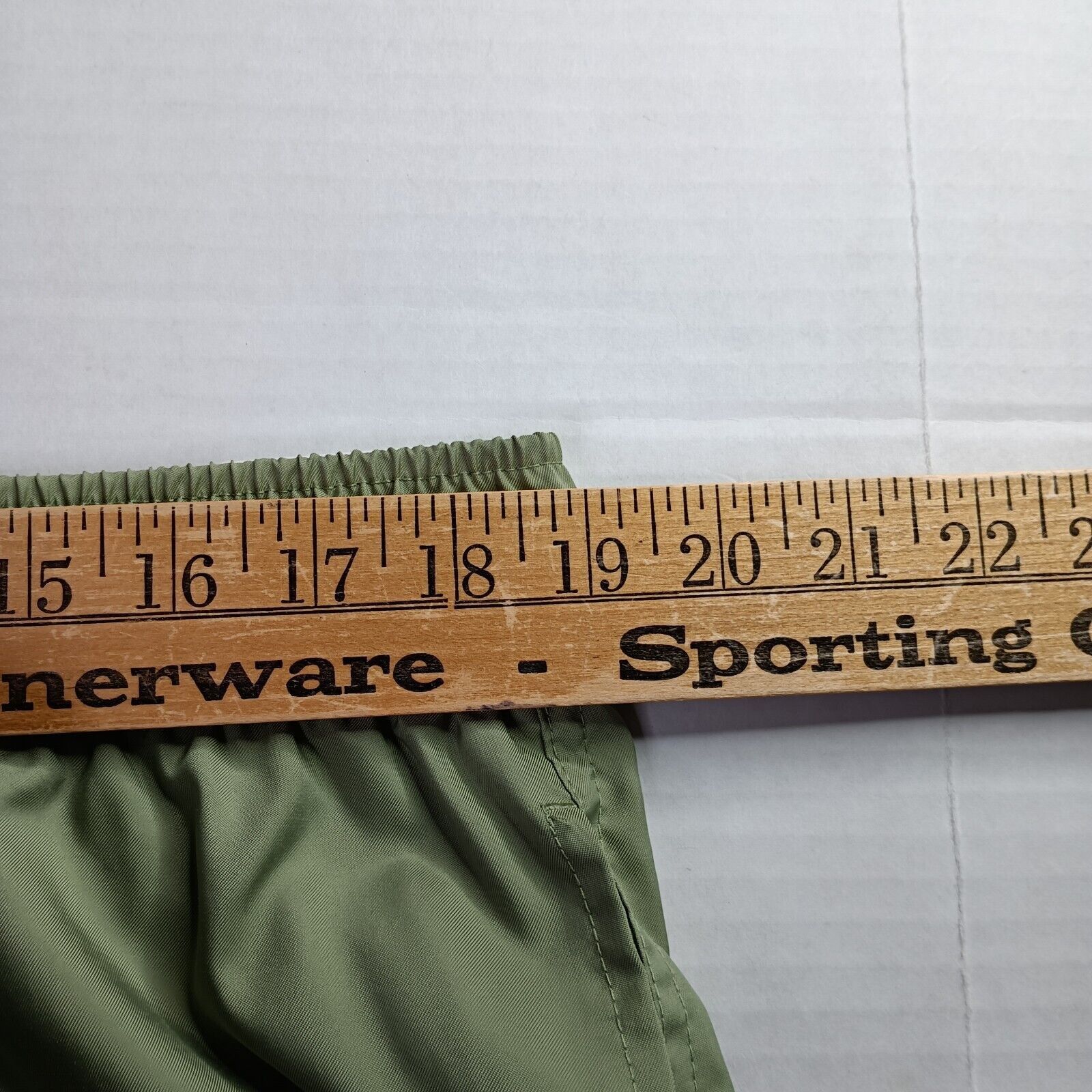 Nike Nike Men's Club Flow Relaxed Fit 6" Shorts Oil Green Size XL Size US 38 / EU 54 - 6 Thumbnail