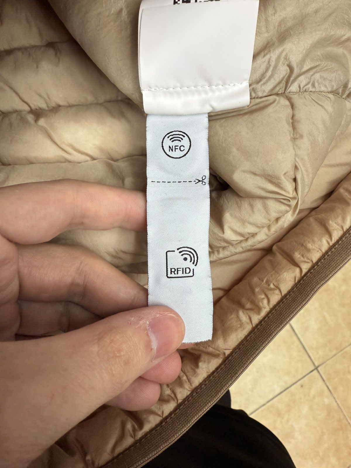Stone Island AUTHENTIC Stone Island Real Down Jacket Beige Size Small Size US S / EU 44-46 / 1 - 15 Thumbnail