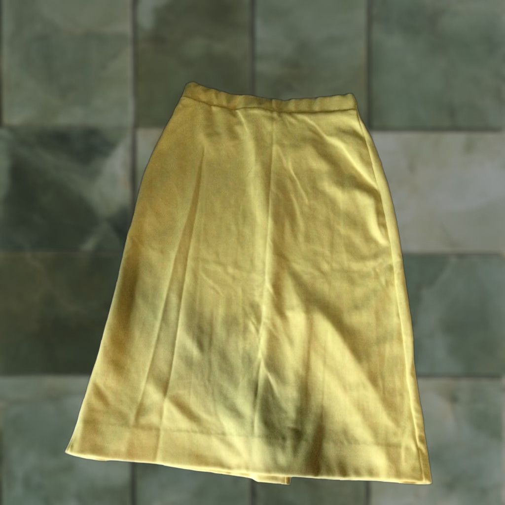 Etro VINTAGE Woman’s A-Line Skirt Yellow 9-10 Junior Size Elastic Waist Knee Length Solid Retro 70s Theme Business Casual Party/Cocktail Workwear Womens Size 30" / US 8 / IT 44 - 1 Thumbnail