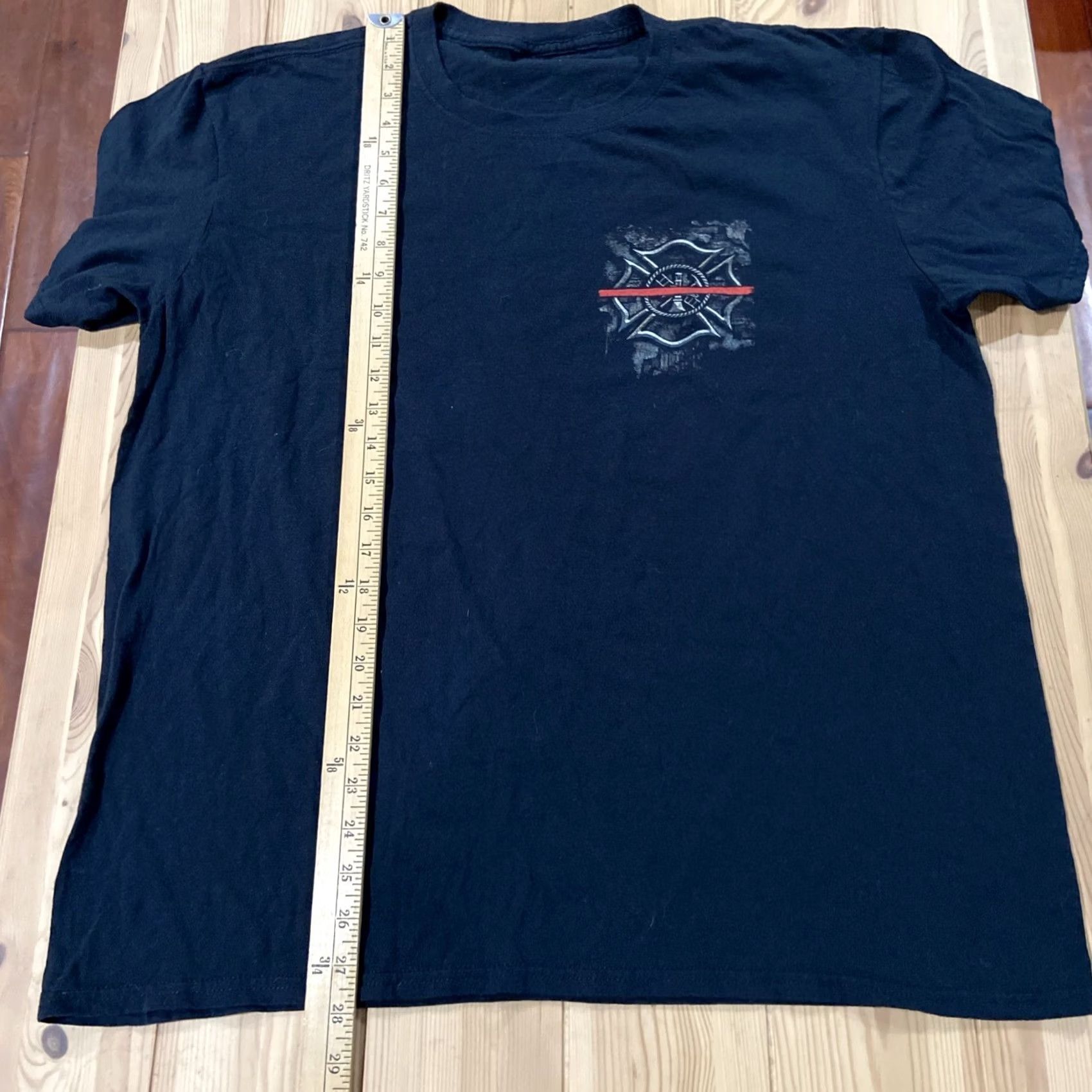 Vintage VINTAGE Y2K Firefighter Red Line XL Graphic Cross T Shirt Black XL Mens Men Shirt Short Sleeve Cotton Gilden Size US XL / EU 56 / 4 - 4 Thumbnail