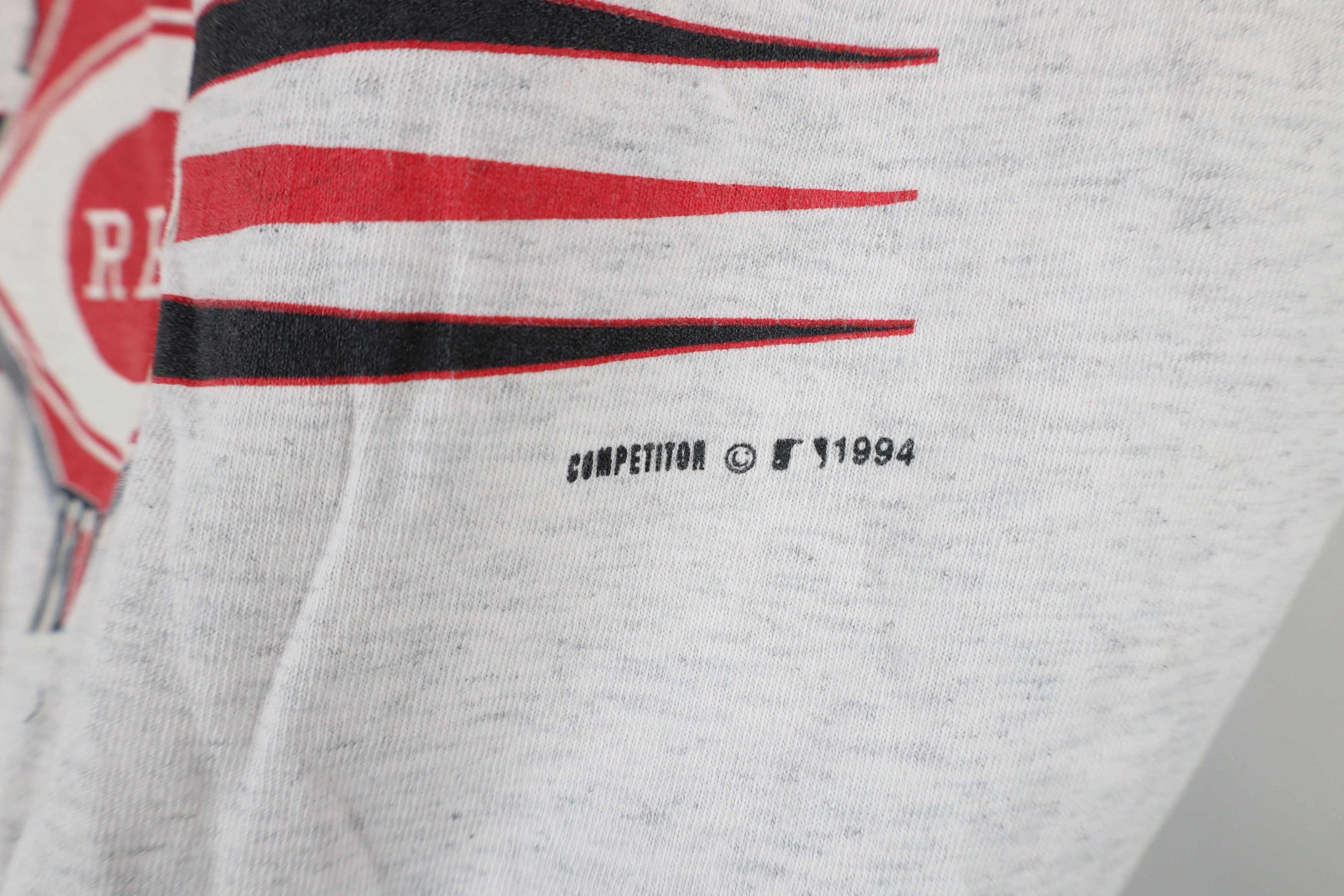 Vintage Vintage 90s Reds Baseball Short Sleeve Hooded T-Shirt USA Size US M / EU 48-50 / 2 - 6 Thumbnail