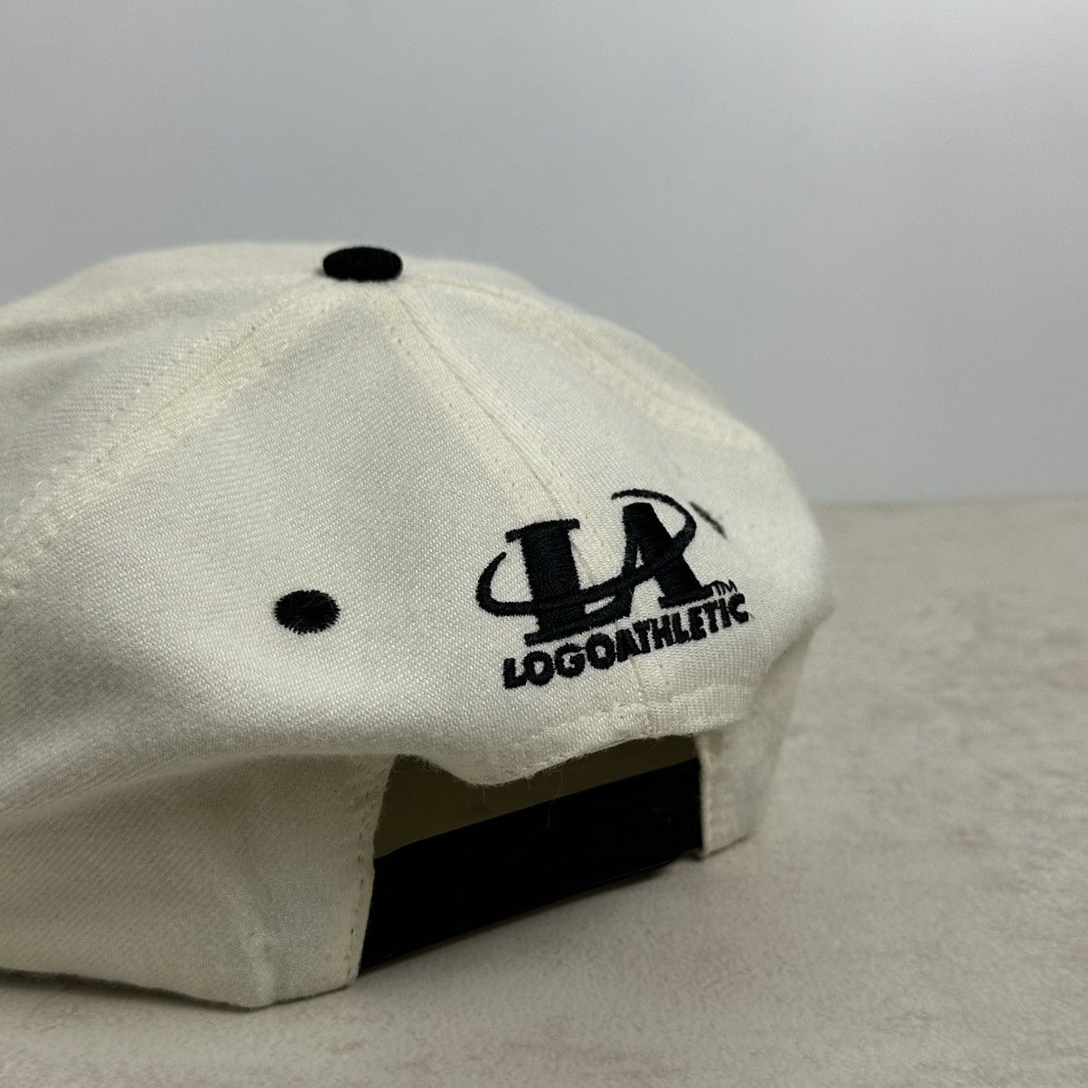 Logo Athletic × NBA × Vintage Vintage 90s Shark Tooth Toronto Raptors Gen 1 Hat Size ONE SIZE - 4 Thumbnail
