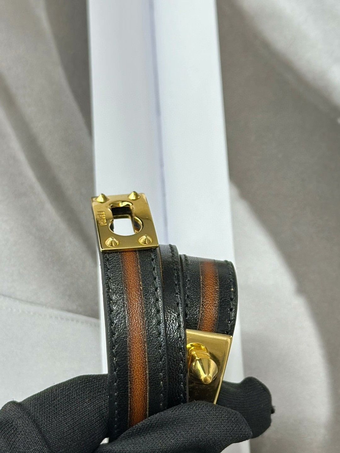 Fendi FENDI Black-Brown Stripe Leather Bracelet Size ONE SIZE - 1 Thumbnail