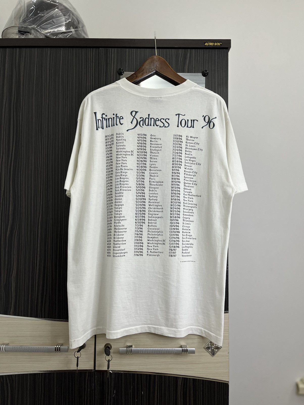 Band Tees Vintage 1996 The Smashing Pumpkins Infinite Sadness Tour Size US L / EU 52-54 / 3 - 5 Thumbnail
