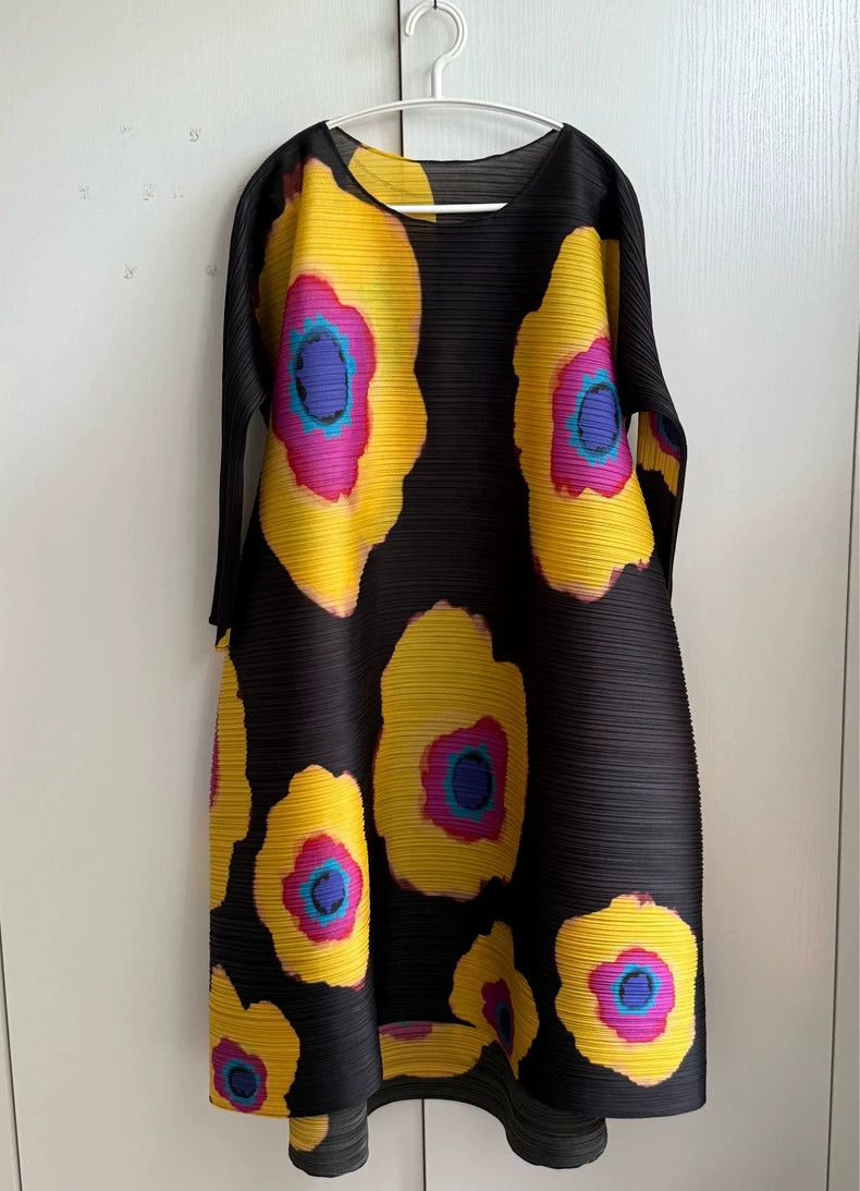 Issey Miyake Issey Miyake Sunflower dress Size XXL / US 16-18 / IT 52-54 - 1 Thumbnail