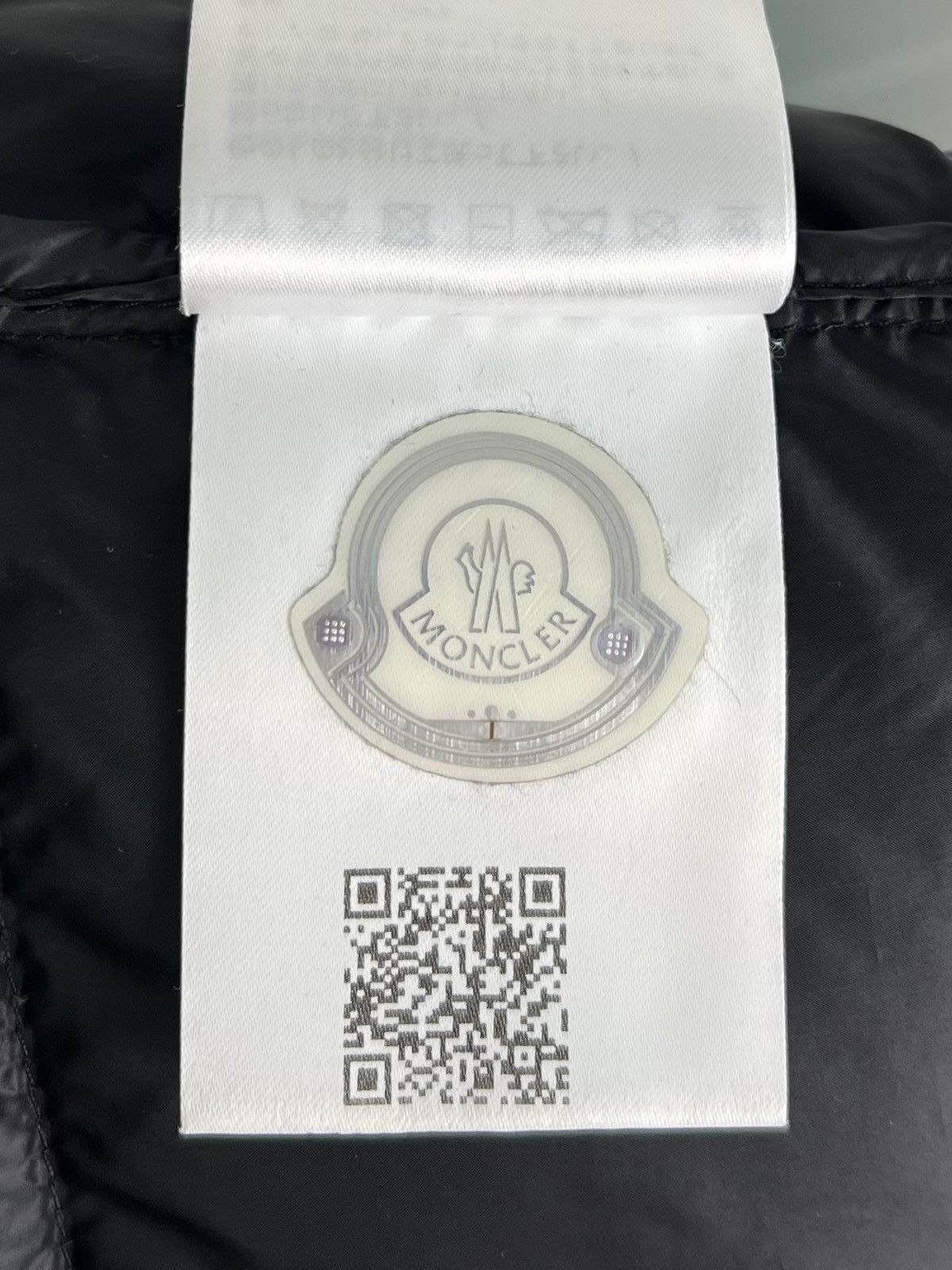 Moncler MONCLER Down Light Jacket PEYRE GIUBBOTTO Patch Printed Logo Size US M / EU 48-50 / 2 - 16 Thumbnail