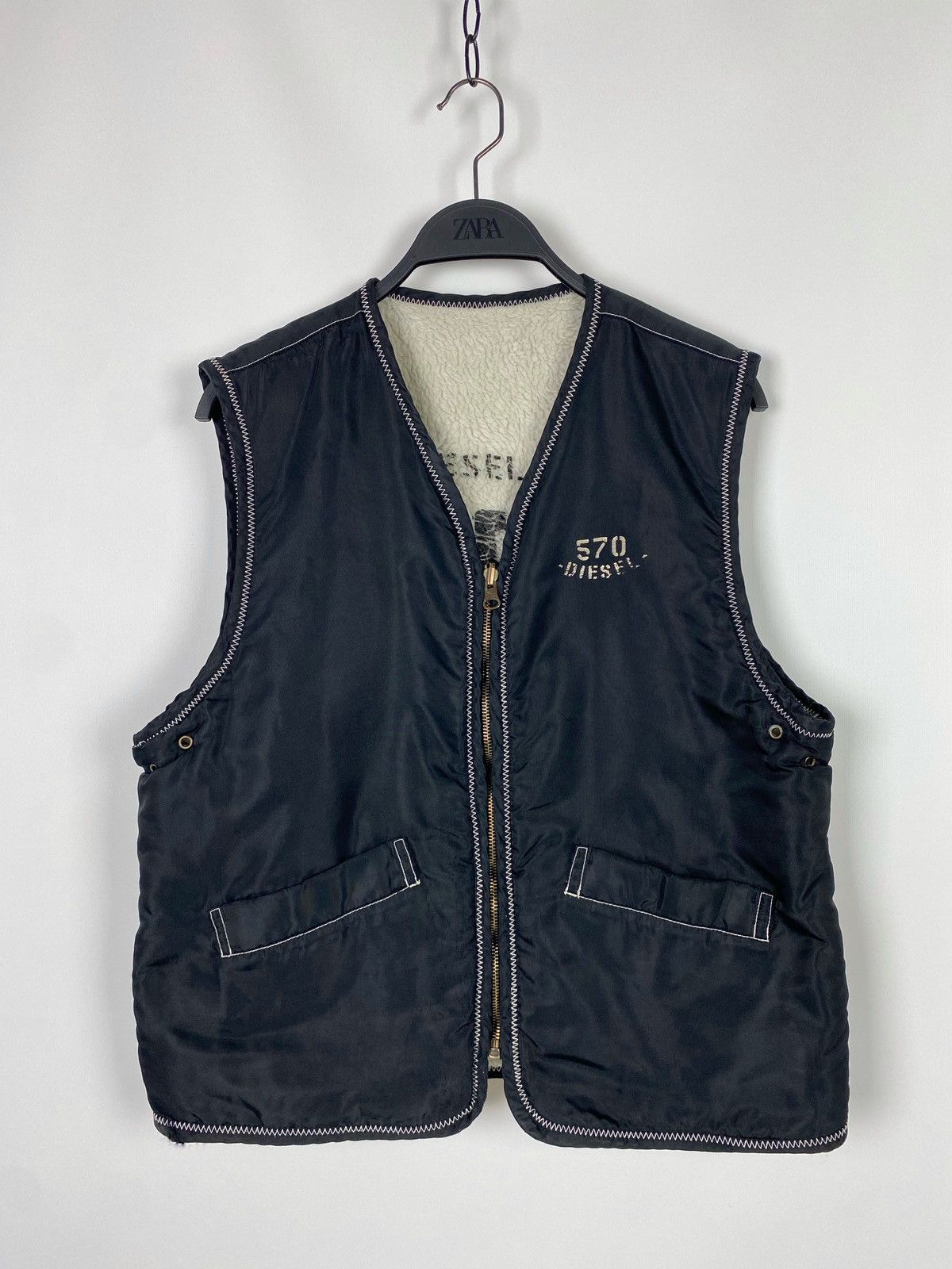 Diesel 1990s Vintage Distressed Diesel Reversible Nylon Sherpa Vest Size US S / EU 44-46 / 1 - 1 Thumbnail