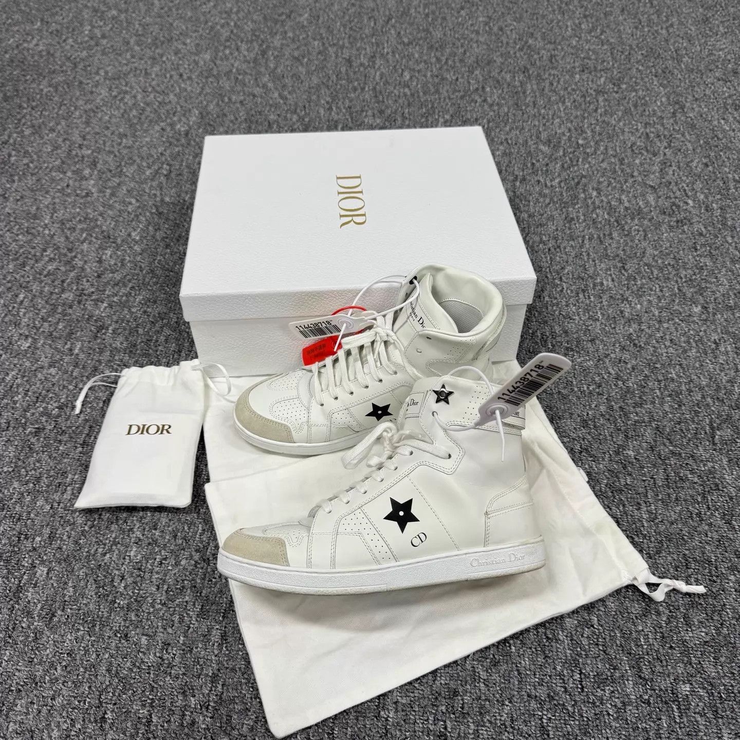 Dior Dior White Star Logo Letter Heel Suede Hi-Top 36.5 Size US 6 / IT 36 - 1 Thumbnail