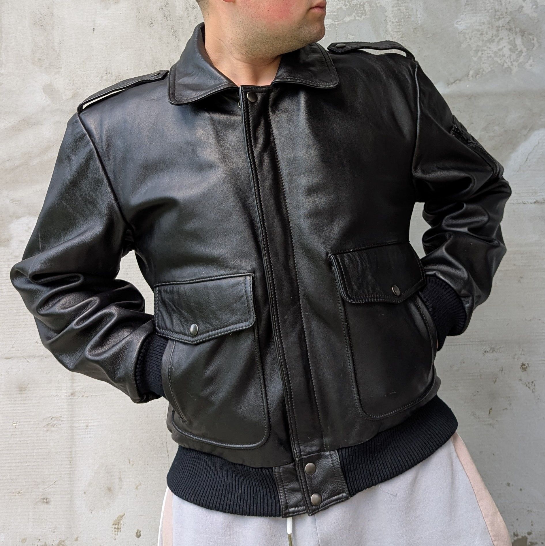 Leather × Vintage Men's Black Heavy Leather Biker Jacket Pilot Bomber Size US L / EU 52-54 / 3 - 10 Thumbnail