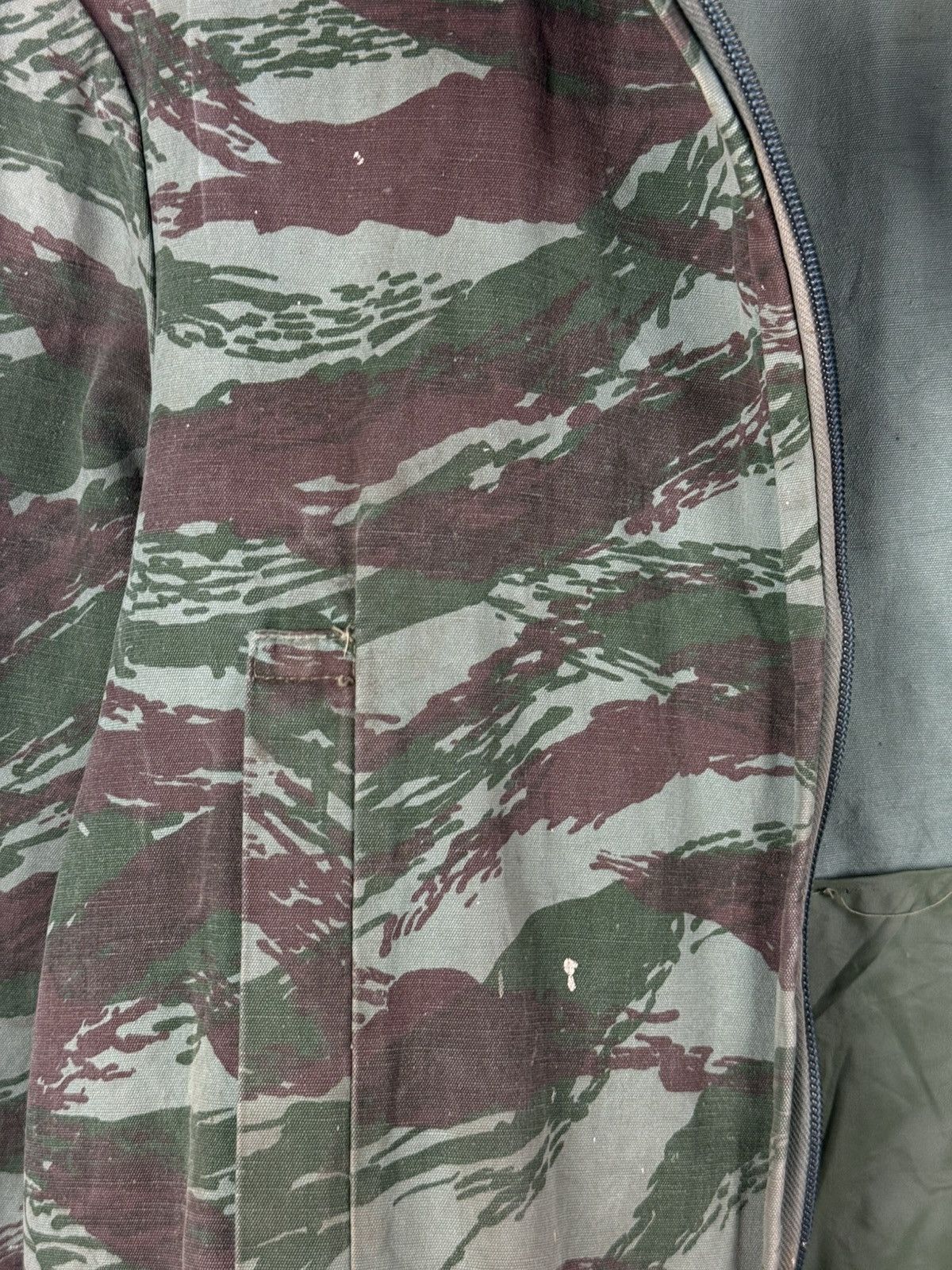 Vintage Vintage Military Hunting French Lizard Camo Full Zip Jacket Size US M / EU 48-50 / 2 - 10 Thumbnail
