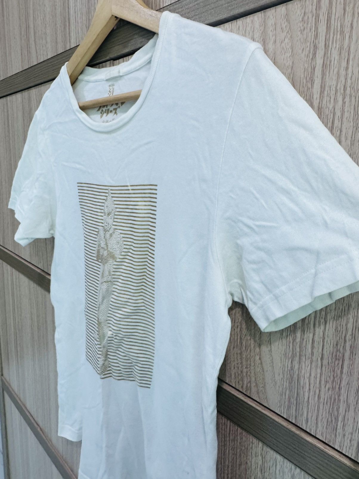 Japanese Brand ULTRAMAN Gold Print Tee Size US S / EU 44-46 / 1 - 3 Thumbnail