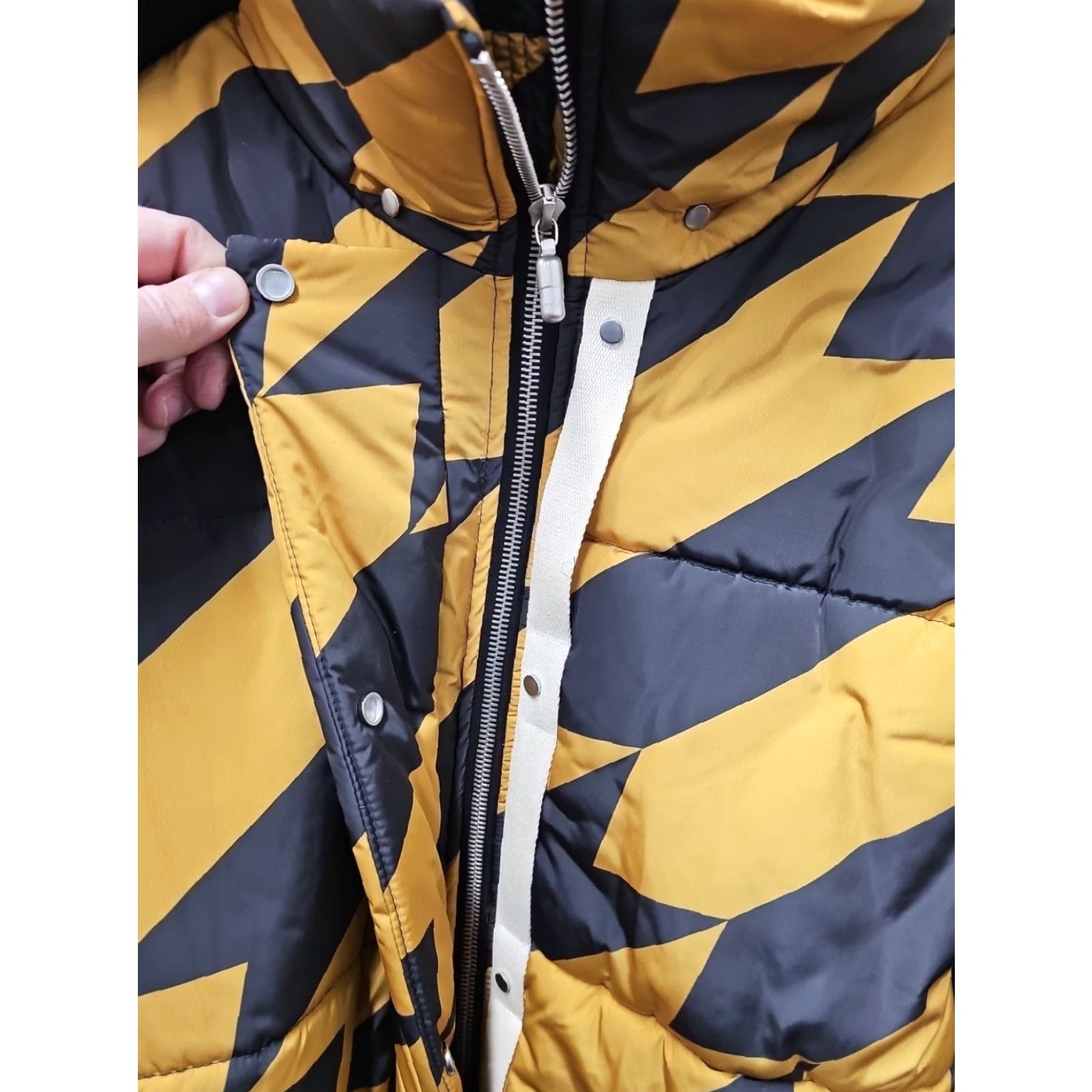 Rhude RHUDE Jacket Puffer ALL OVER Chevron Pattern Multicolor Yellow Chest 27 Length 25 Size L Mens Size US L / EU 52-54 / 3 - 3 Thumbnail