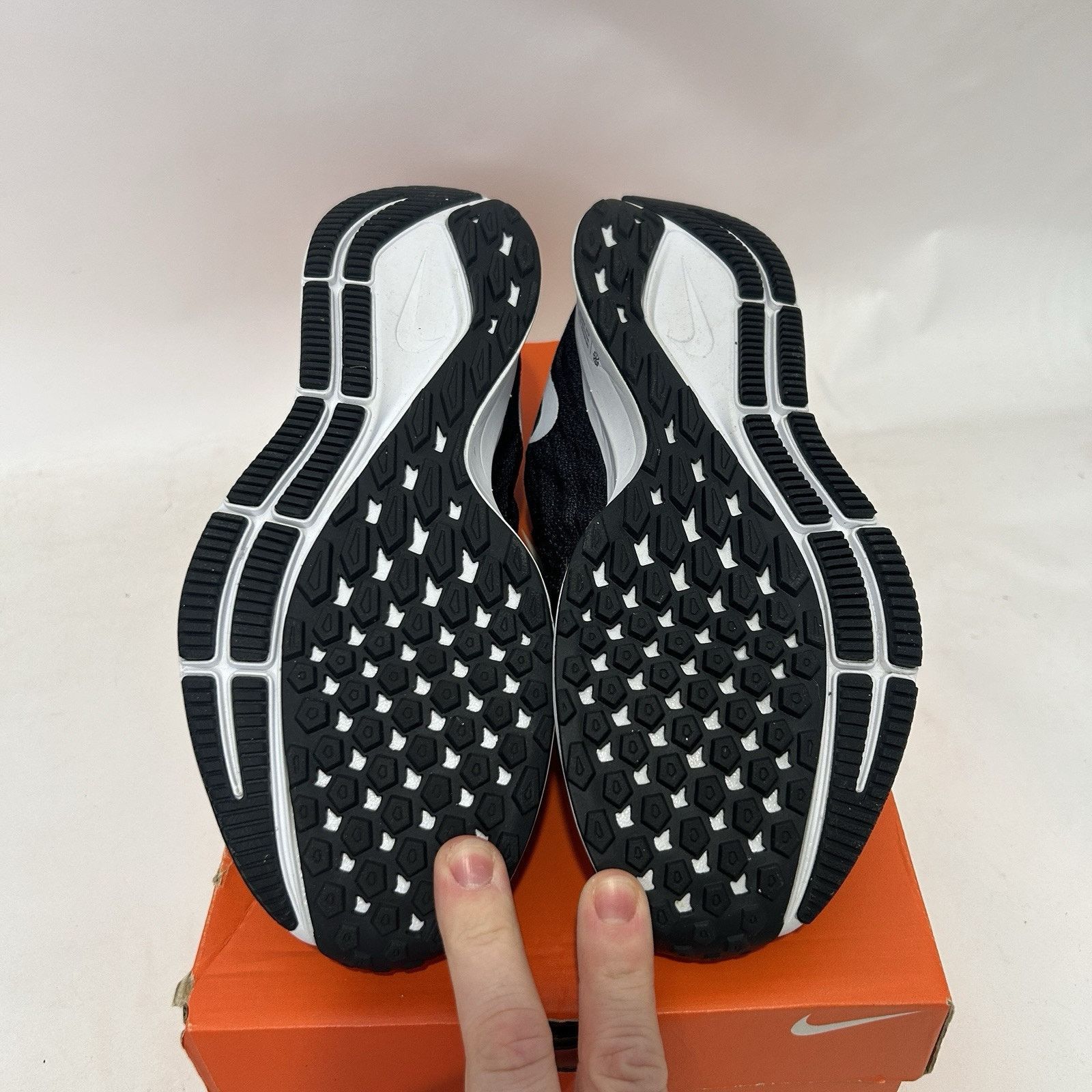 Nike Nike Air Zoom Pegasus 36 WMNS “Black White Thunder Gray” Size US 9 / IT 39 - 8 Thumbnail