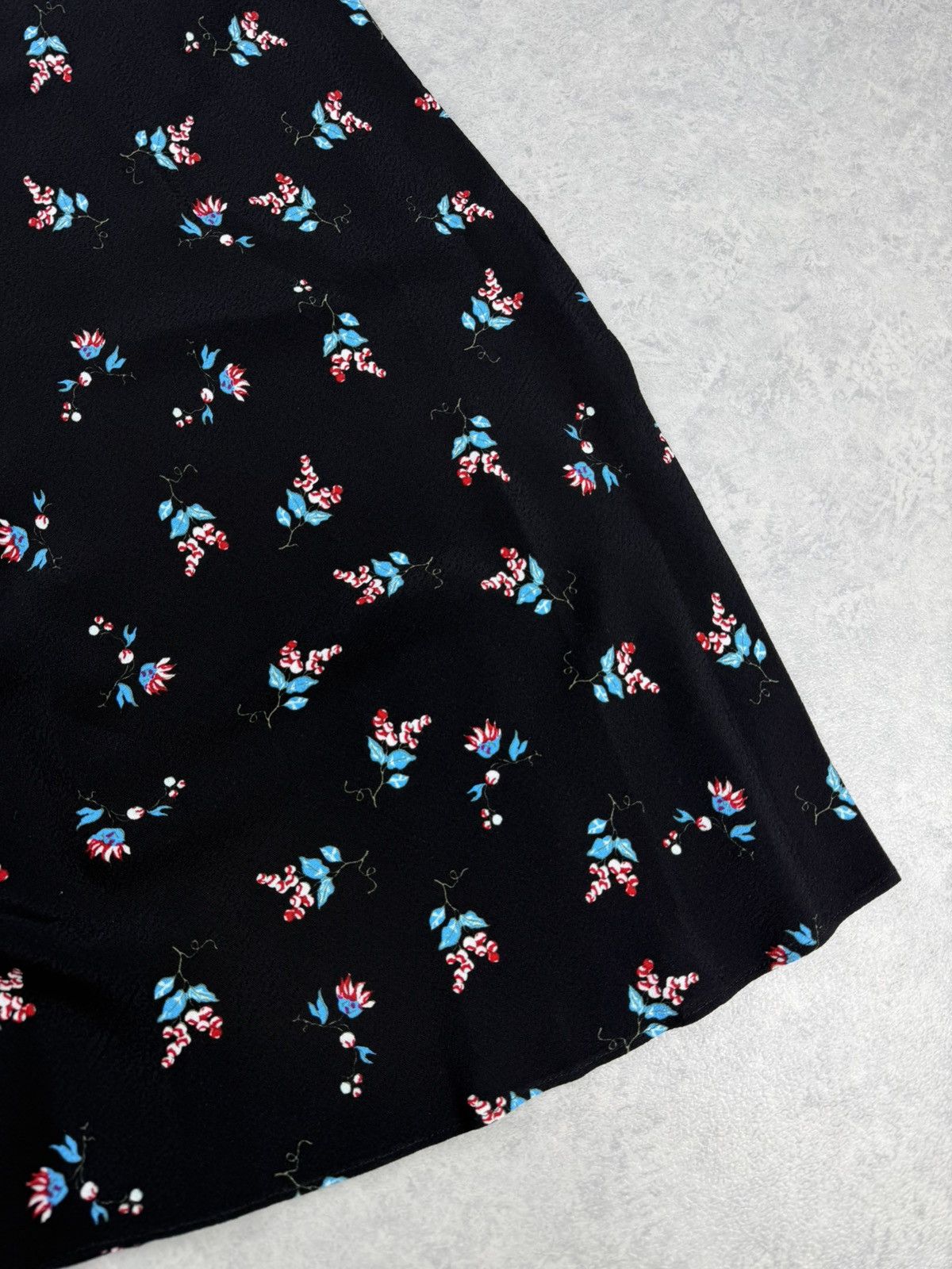 Diane von Furstenberg Diane Von Furstenberg Floral Skirt Black Size S Size 27" / US 4 / IT 40 - 2 Thumbnail