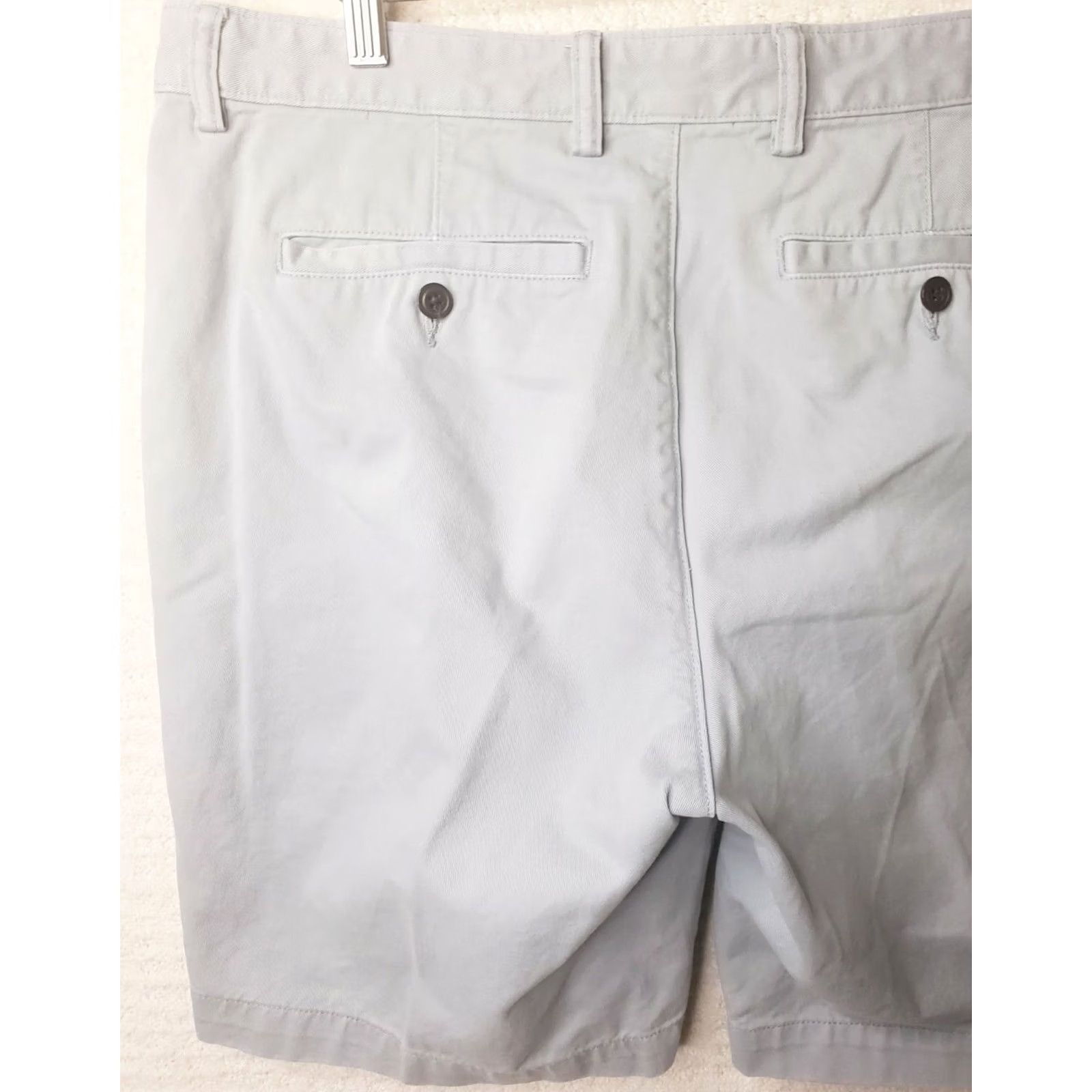 Lands' End Lands' End Men's Gray Flat Front Traditional Fit Casual Golf Shorts Size 37W X 9L Size US 37 - 7 Thumbnail