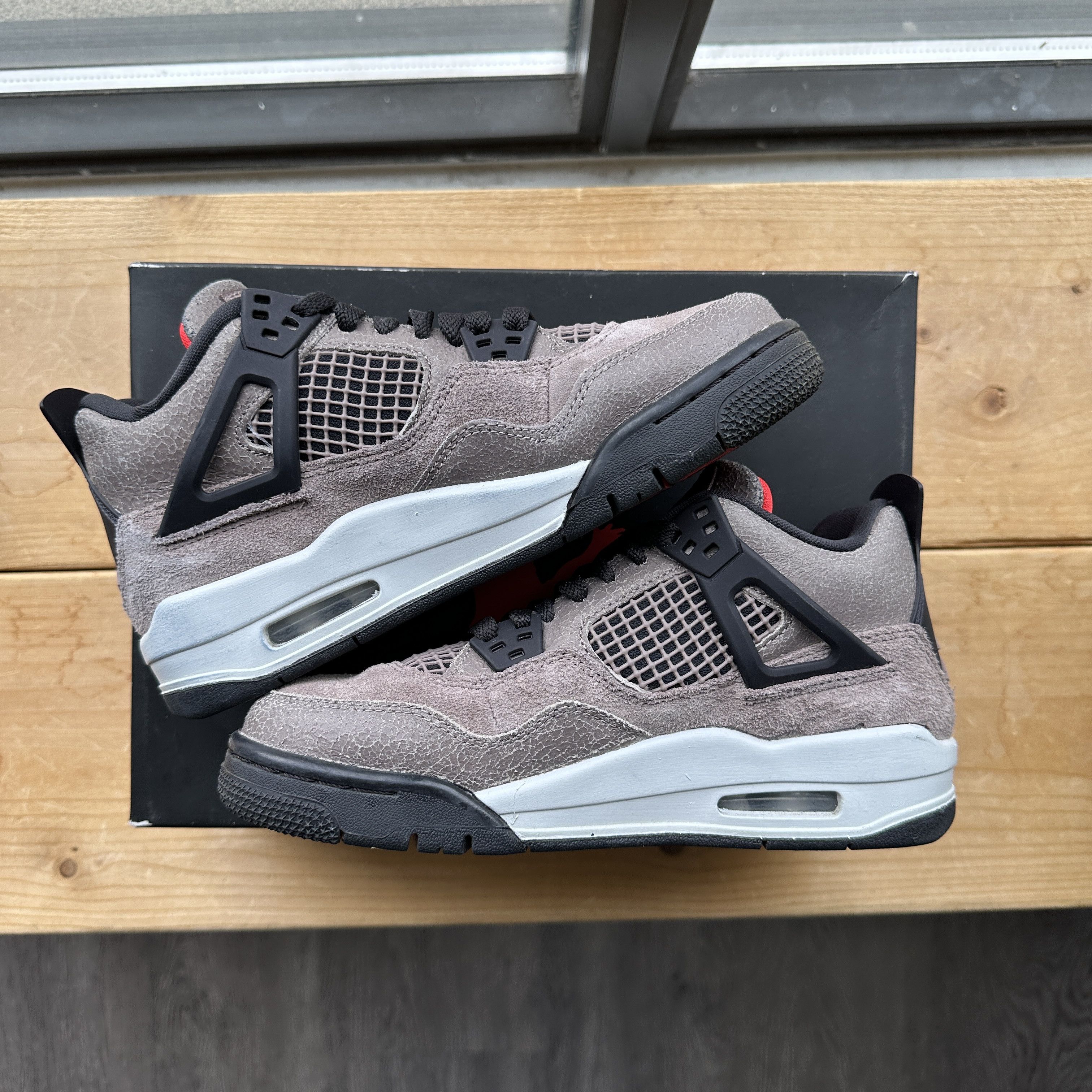 Jordan Brand Jordan 4 Retro Size US 5.5 / IT 35.5 - 6 Thumbnail