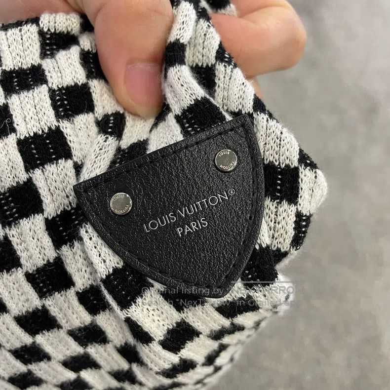 Louis Vuitton Louis Vuitton Black and white checkerboard knit cardigan s Size S / US 4 / IT 40 - 5 Thumbnail