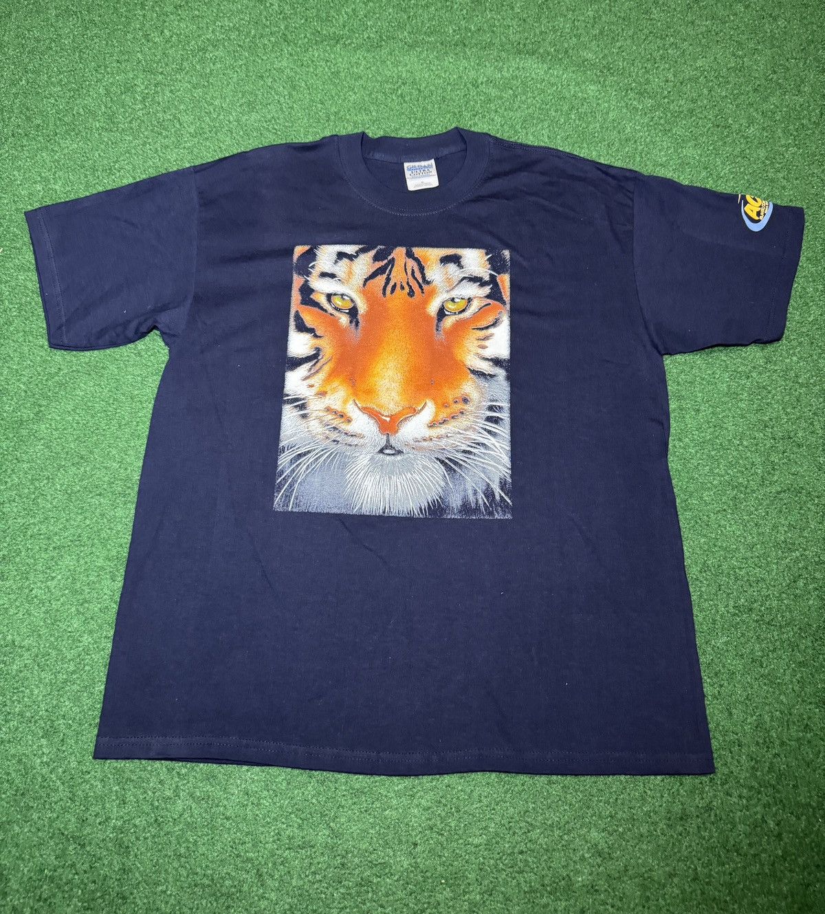 Gildan Lion Animal Graphic Print Vintage 90s Y2K XL T Shirt Size US XL / EU 56 / 4 - 1 Thumbnail