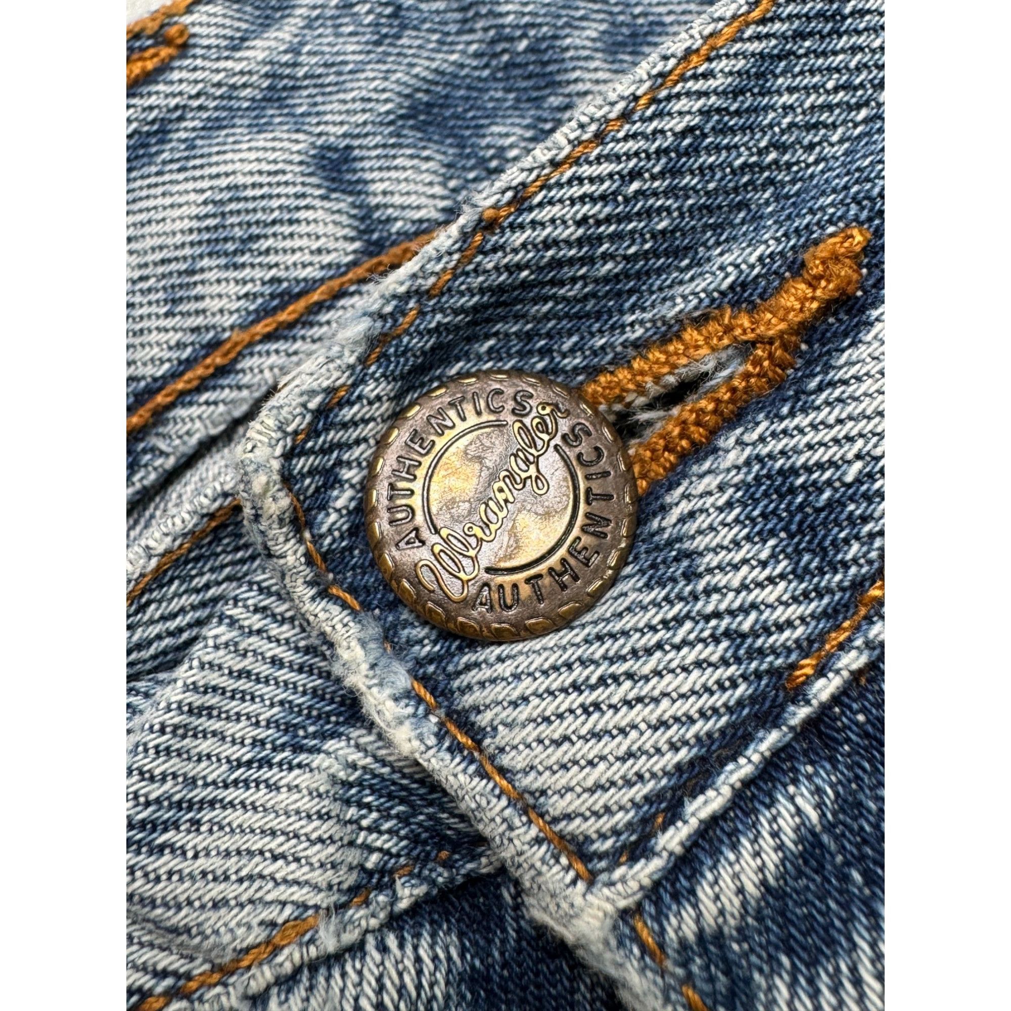 Wrangler Wrangler Texas Light Wash Distressed Denim Jeans (Y1139) Size US 30 / EU 46 - 8 Thumbnail