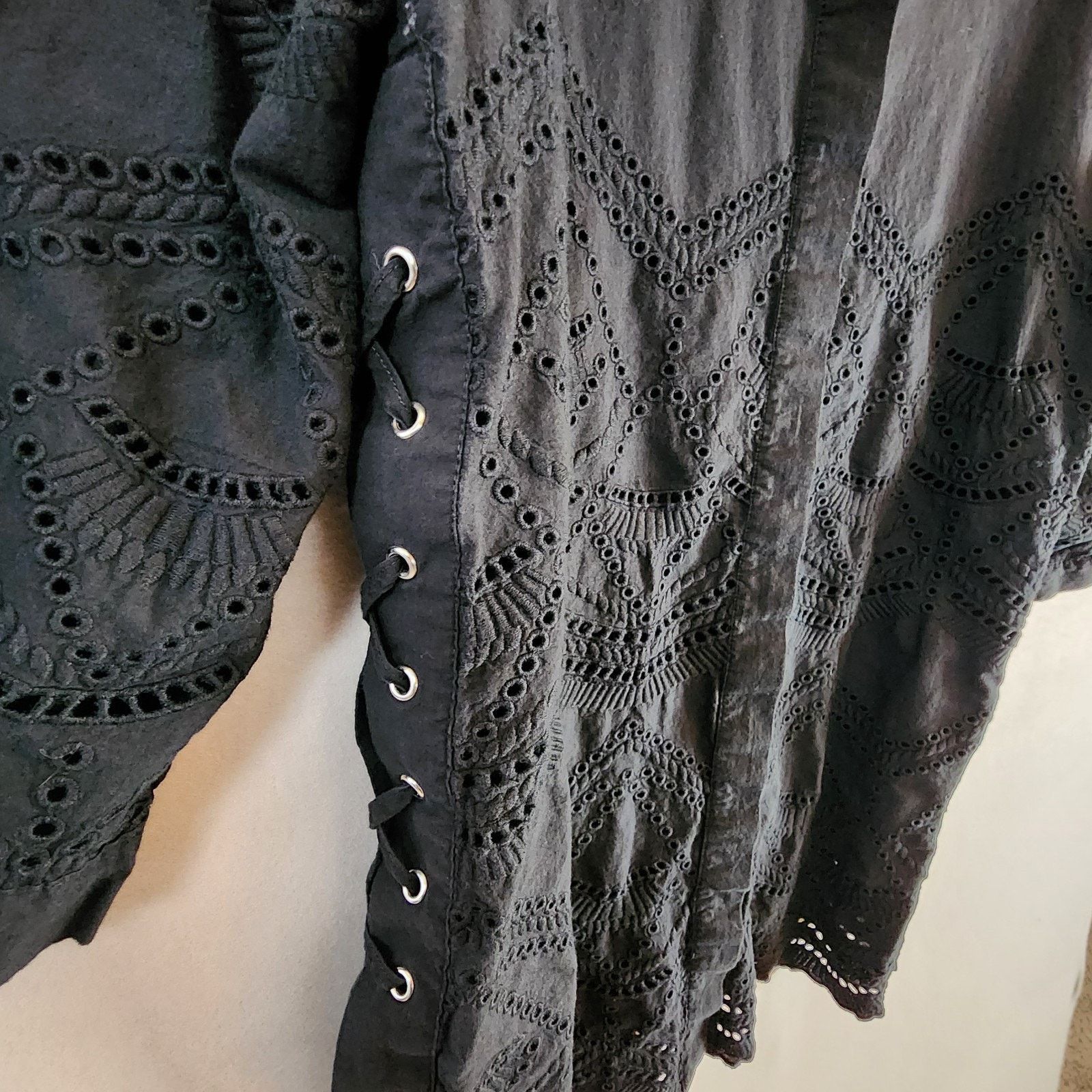Chicos Chico’s Eyelet Embroidered Blouse Women Size 8/10 Black Size M / US 6-8 / IT 42-44 - 7 Thumbnail