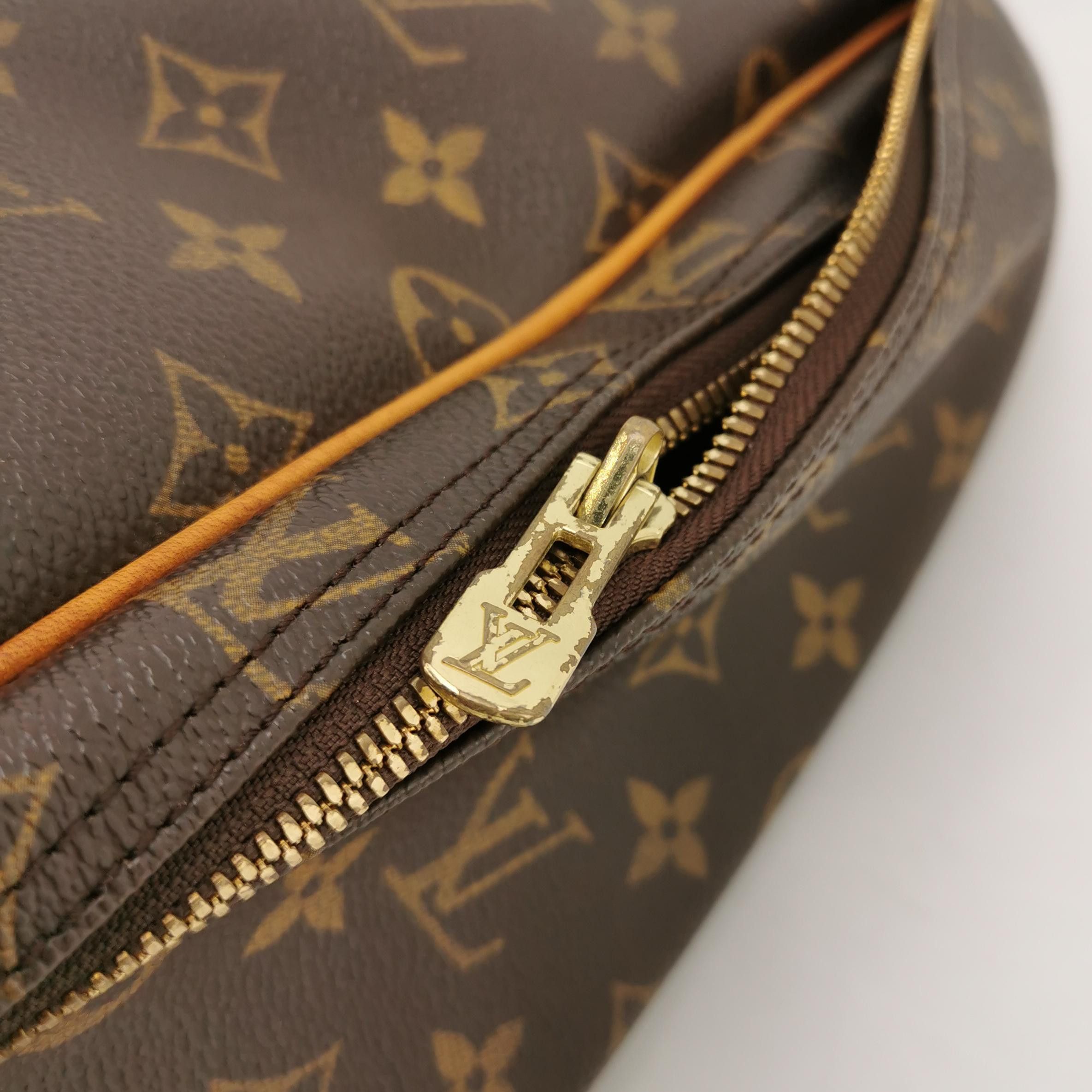 Louis Vuitton Louis Vuitton (LV) Excursion Small Vegetable Tanned Leather Size ONE SIZE - 5 Thumbnail
