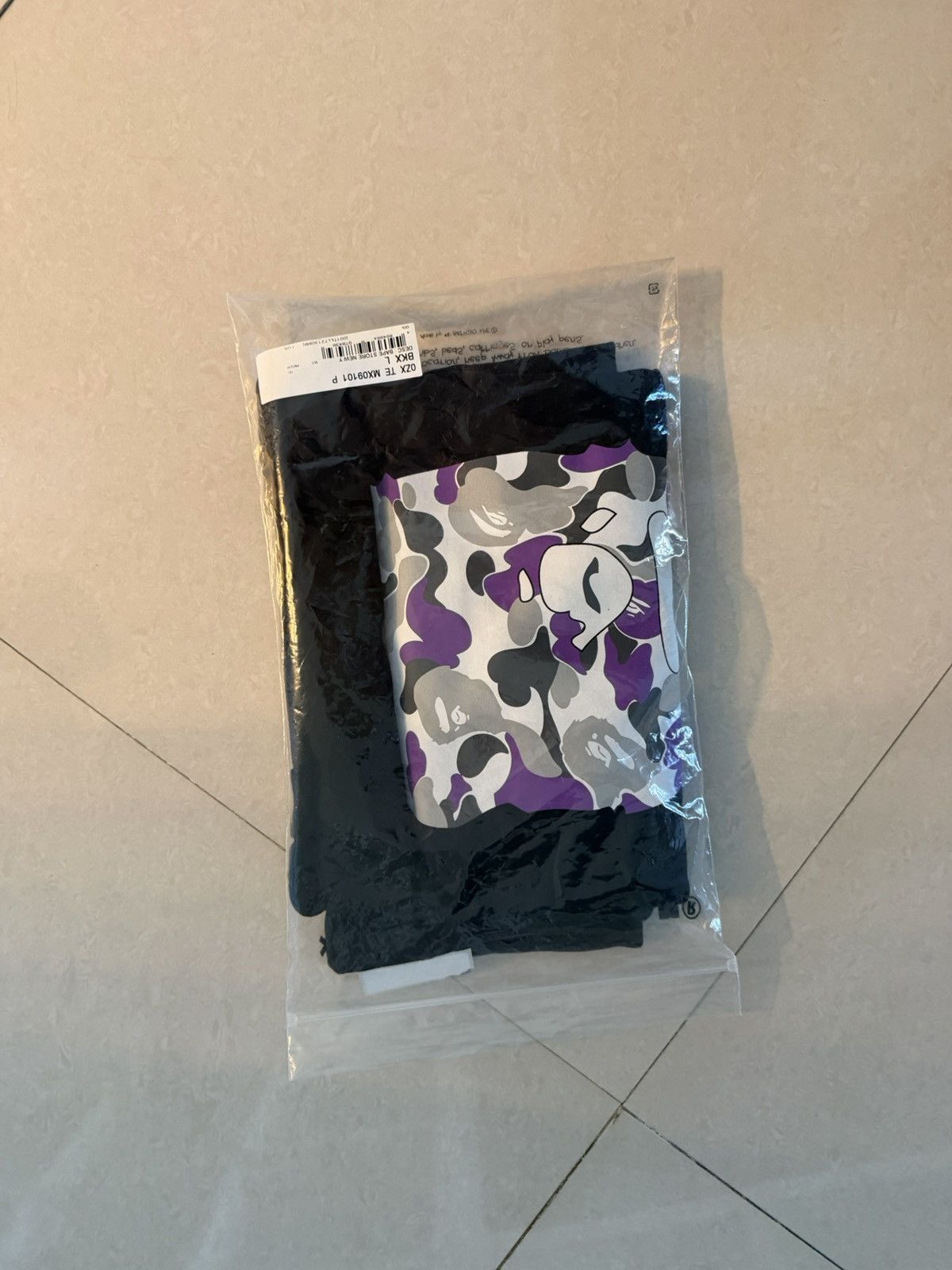 Bape Bape Soho exclusive tee large Size US L / EU 52-54 / 3 - 9 Thumbnail