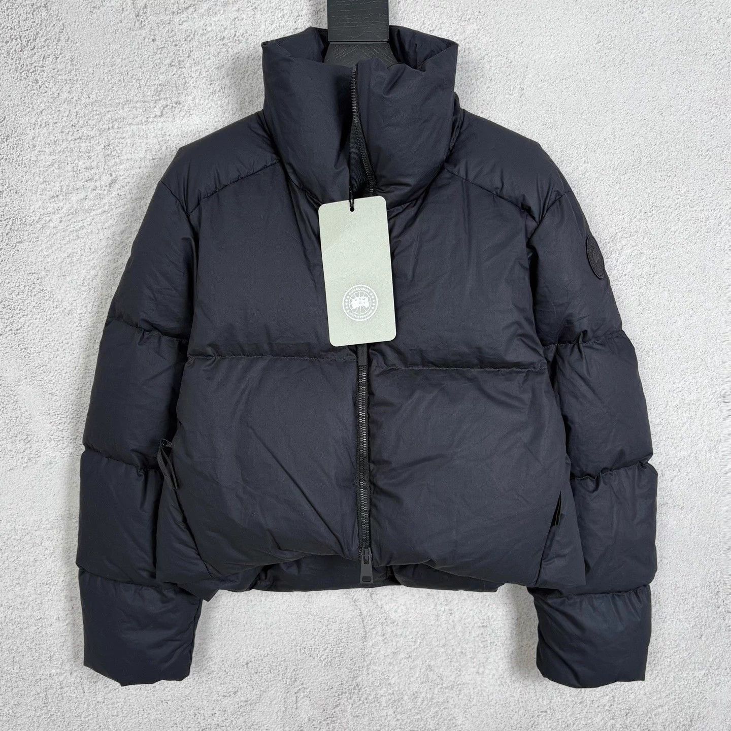 Canada Goose Canada Goose Short Down Jacket Black M NWT Waterproof Size M / US 6-8 / IT 42-44 - 1 Thumbnail