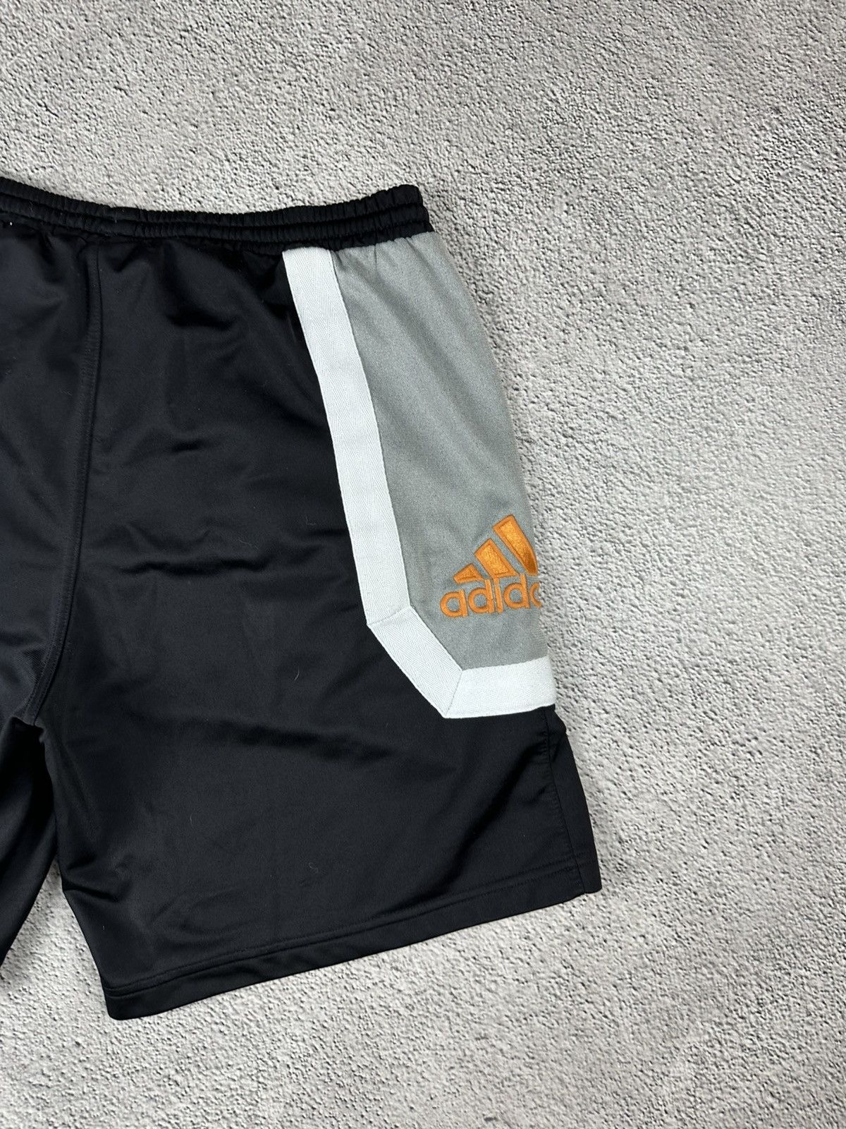 Adidas Vintage Adidas Short Sportwear Baggy Y2K Size US 32 / EU 48 - 12 Thumbnail