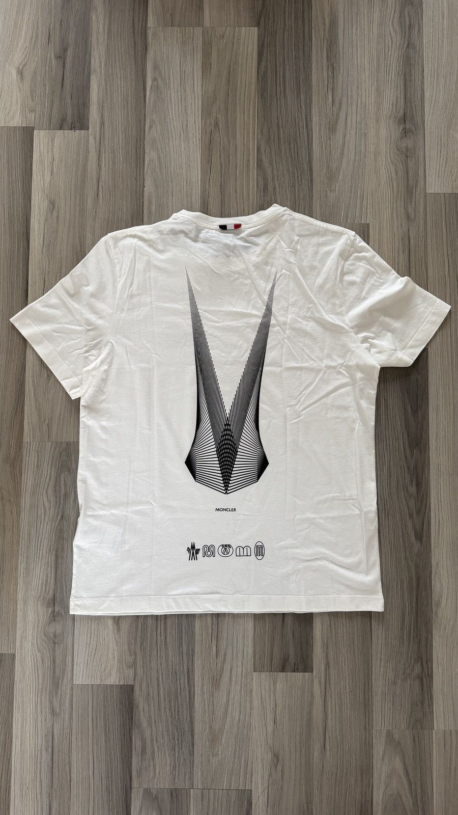 Moncler Moncler Rubber Logo Patch T-Shirt Size US S / EU 44-46 / 1 - 2 Thumbnail