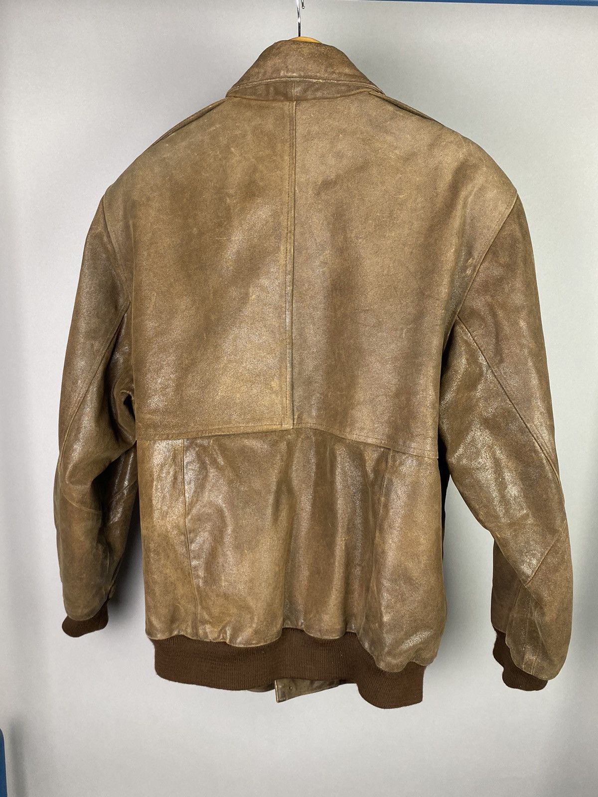 Vintage Vintage Leather Flying Bomber Jacket with Military Patches Size US L / EU 52-54 / 3 - 7 Thumbnail
