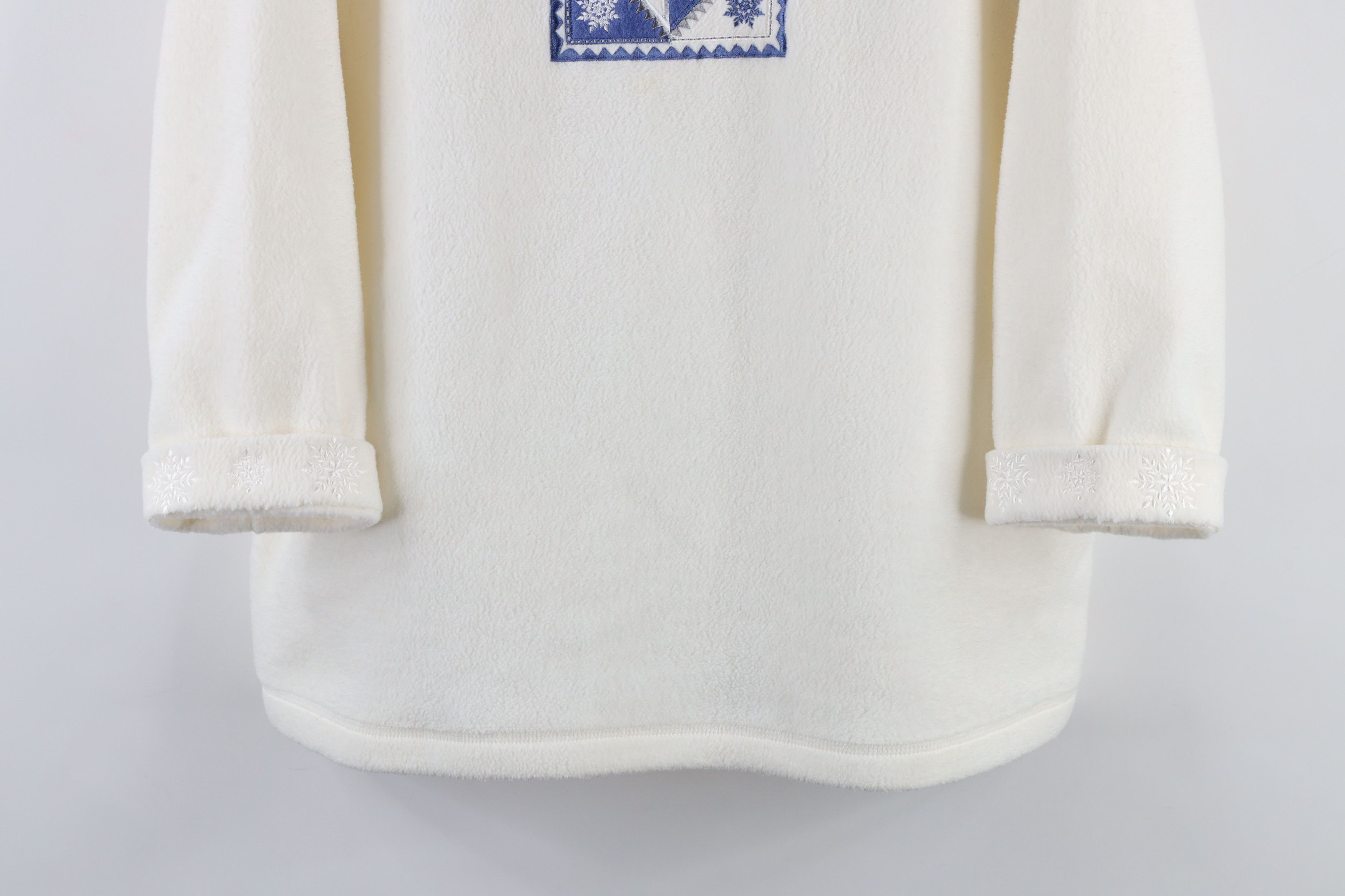 Vintage Vintage 90s Streetwear Snowflake Fleece Sweater White Size L / US 10 / IT 46 - 3 Thumbnail
