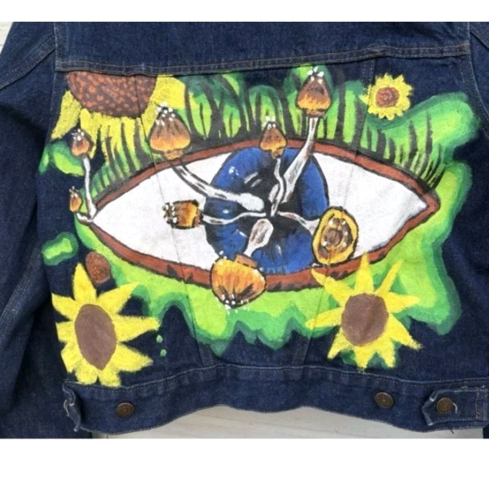 Denime VINTAGE Levi’s Denim Trucker Jacket Shirts Psychedelic Shrooms 70s 43 In Chest Blue Denim Regular Small USA Mens Size US S / EU 44-46 / 1 - 7 Thumbnail