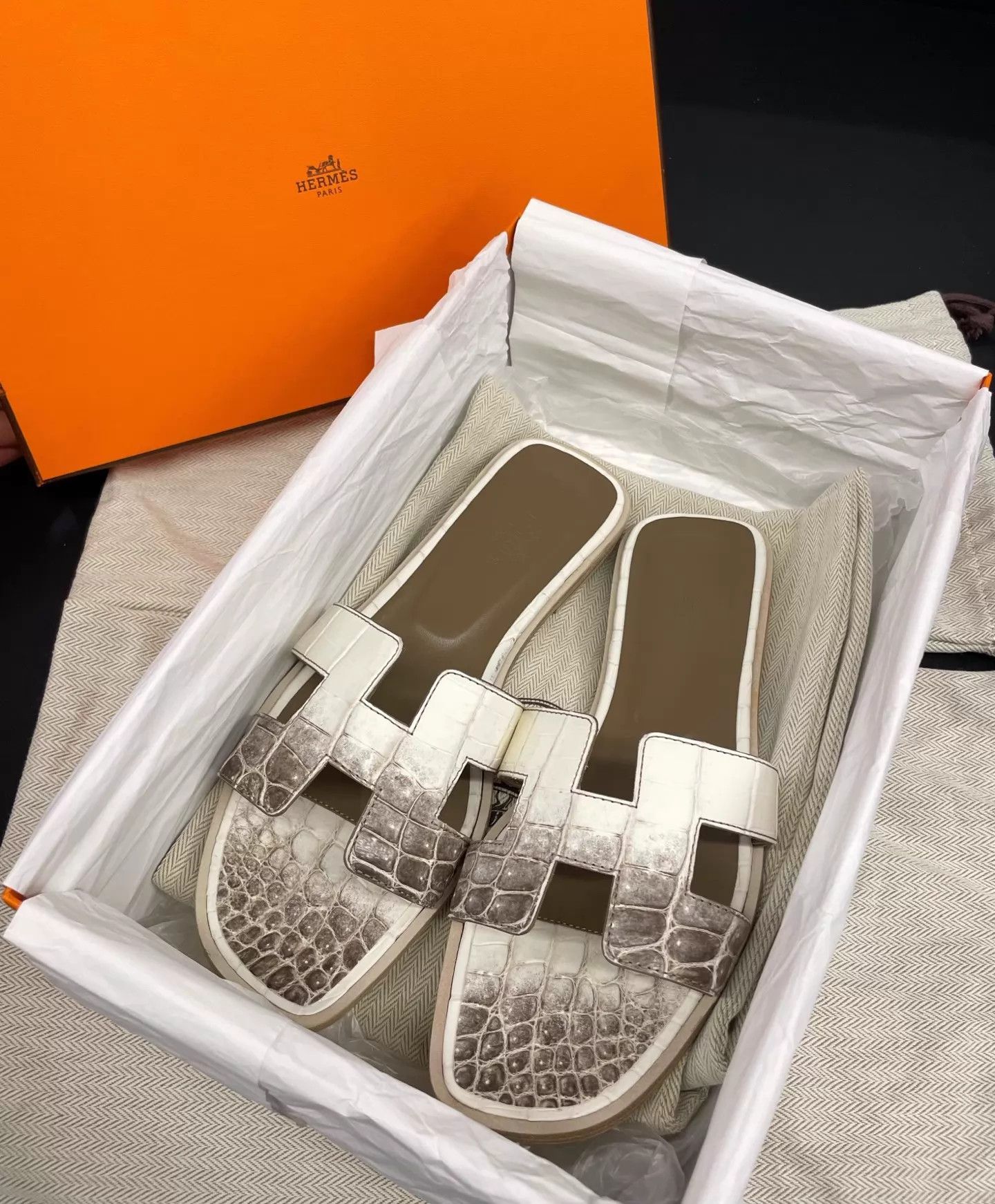 Hermes Hermes Women's Himalayan Crocodile H Slipper Size 37.5 Size US 7 / IT 37 - 4 Thumbnail
