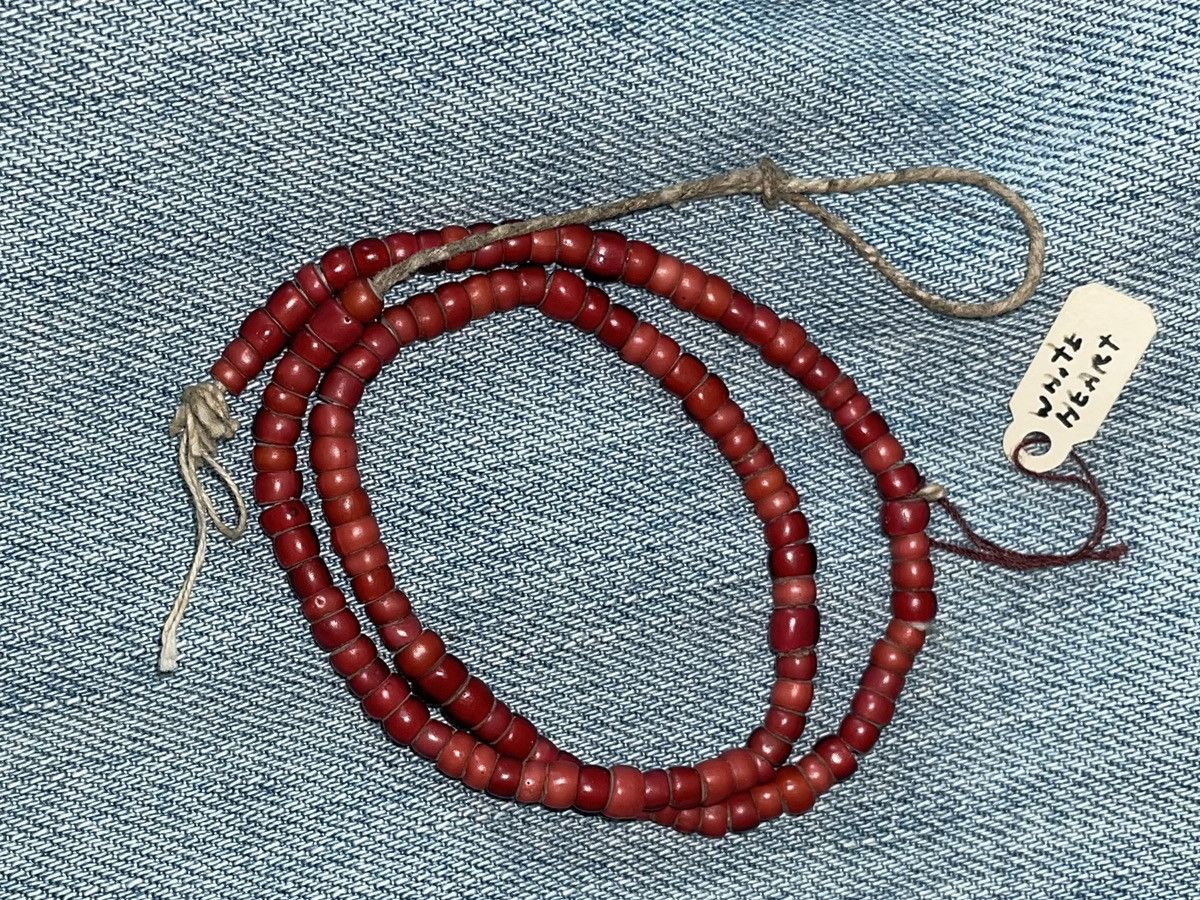 Vintage Vintage White Heart Authentic Trading Bead Necklace Size ONE SIZE - 1 Thumbnail