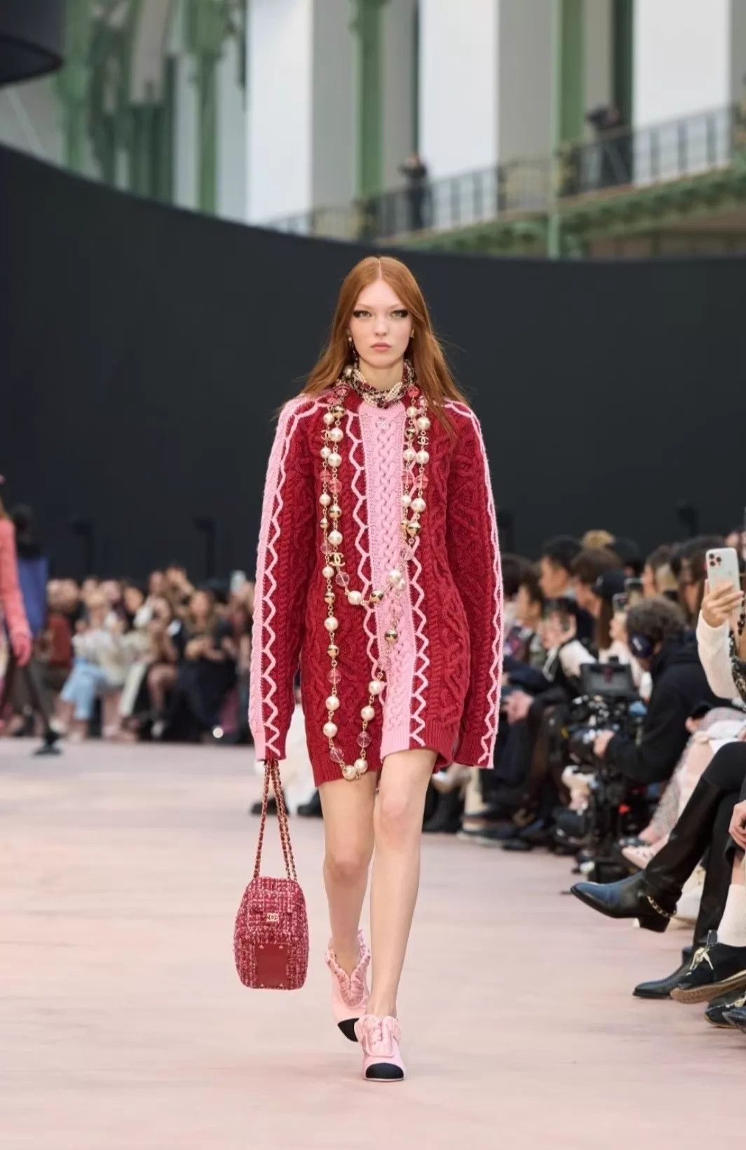 Chanel Chanel 25K Red & Pink Knit Sweater Dress Size 34 Size XS / US 0-2 / IT 36-38 - 8 Thumbnail