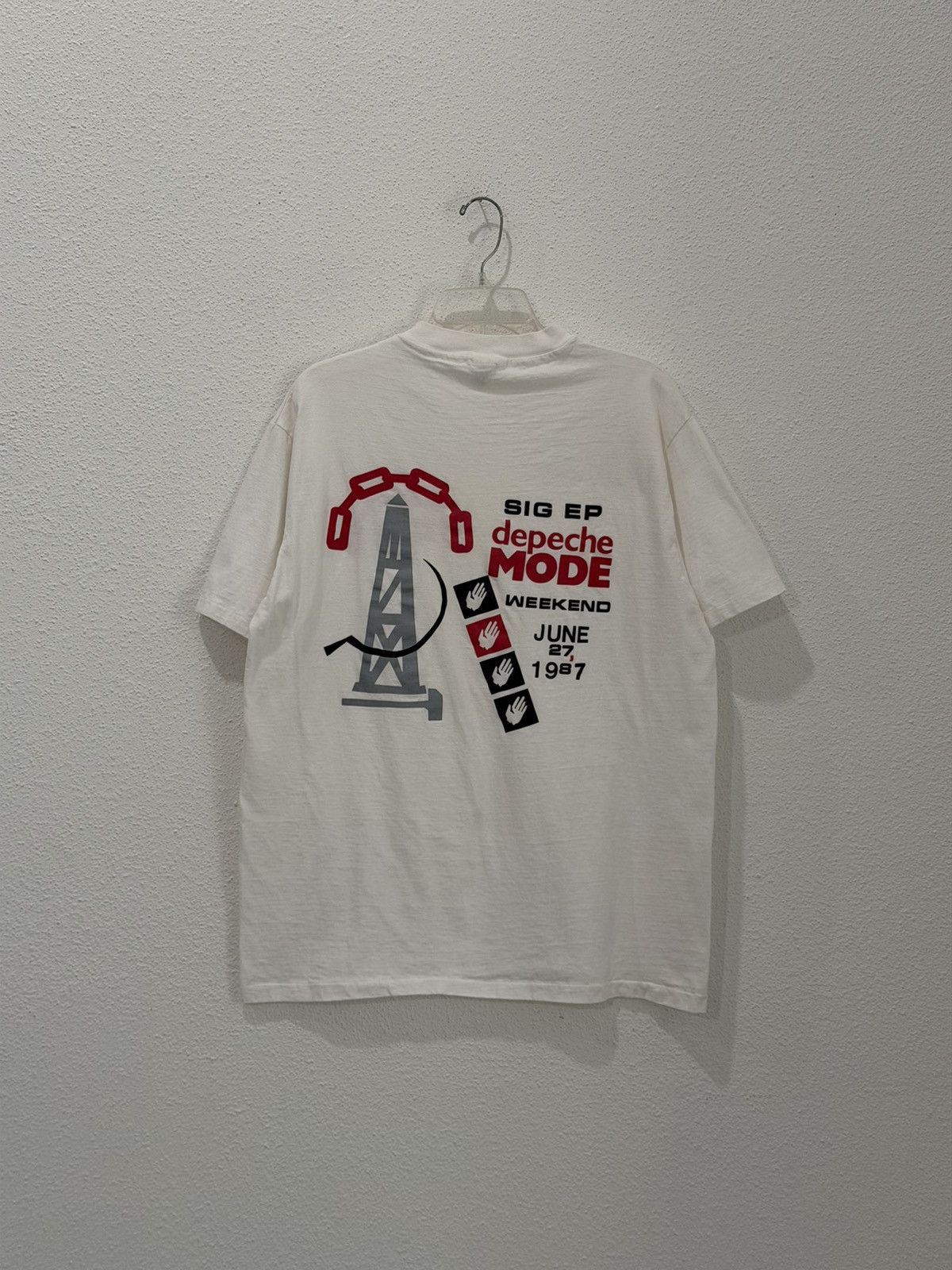 Band Tees Vintage 1987 Depeche Mode SIG EP Weekend TShirt XL USA 50/50 Size US XL / EU 56 / 4 - 1 Thumbnail