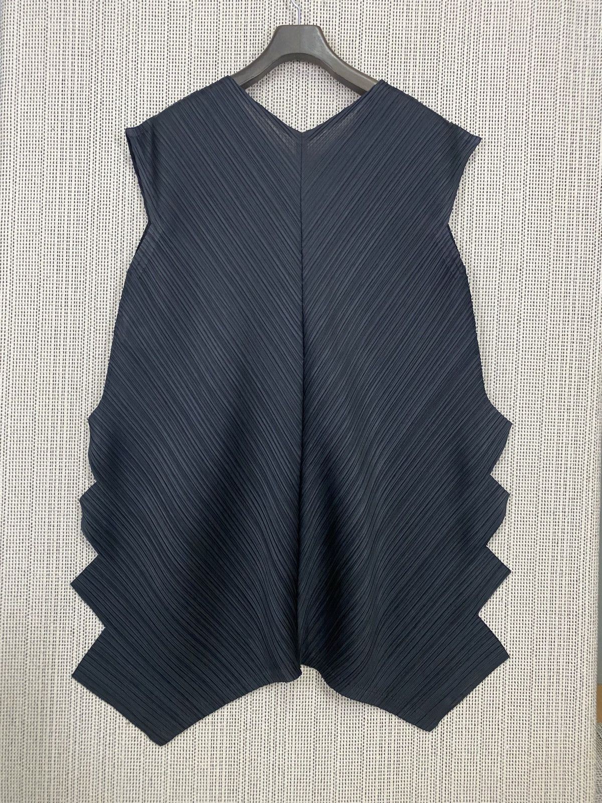 Pleats Please Issey Miyake PleatsPlease Issey Miyake Sculptural Zigzag Midi Dress Black Size M / US 6-8 / IT 42-44 - 4 Thumbnail