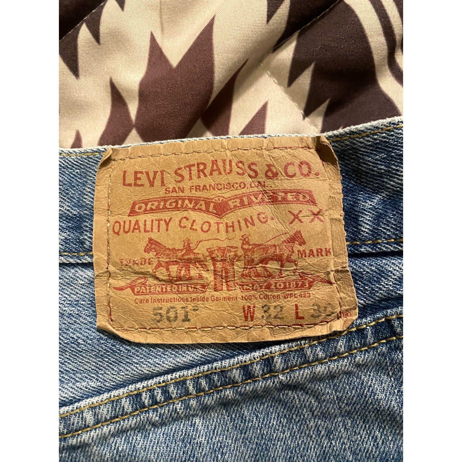 Levi's VINTAGE Levi’s 501 Button Fly Medium Wash 31” x 30” Made In Mexico Men Jeans Blue 501 Straight 31 Mens Size US 31 - 7 Thumbnail