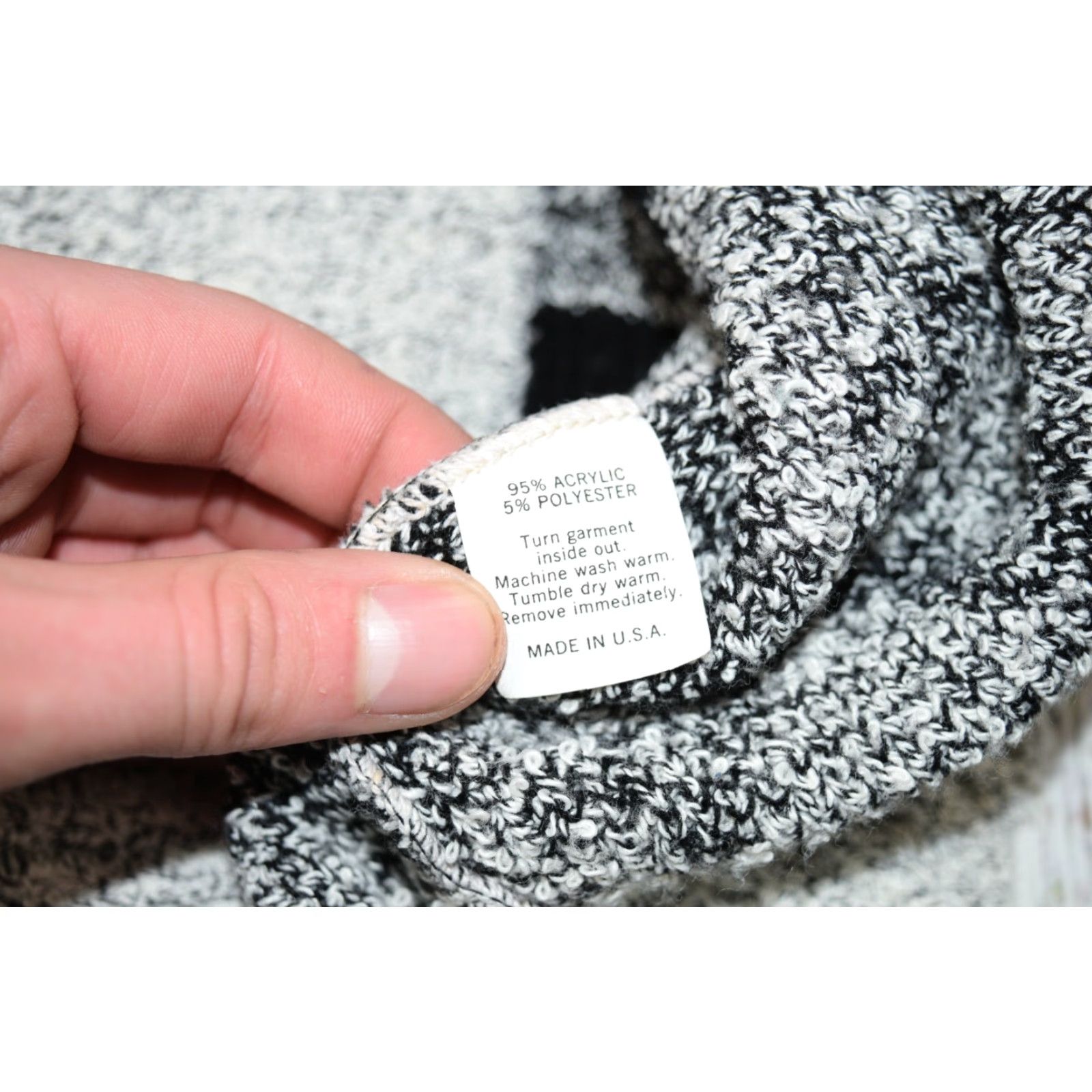 Vintage VINTAGE JJ COCHRAN Cardigan Geometric Knit Wool Blend 80s Geometric Mens XL Black 80s Vintage Wool Cardigan Mens Size US L / EU 52-54 / 3 - 7 Thumbnail