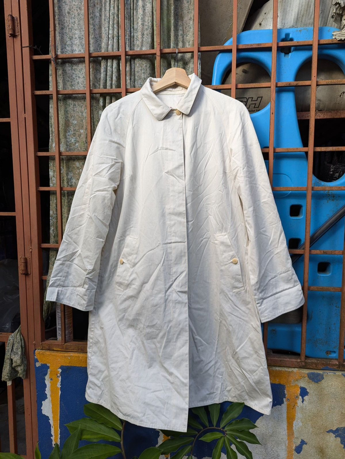 Burberry Burberry London Over Coat White Size S / US 4 / IT 40 - 1 Thumbnail