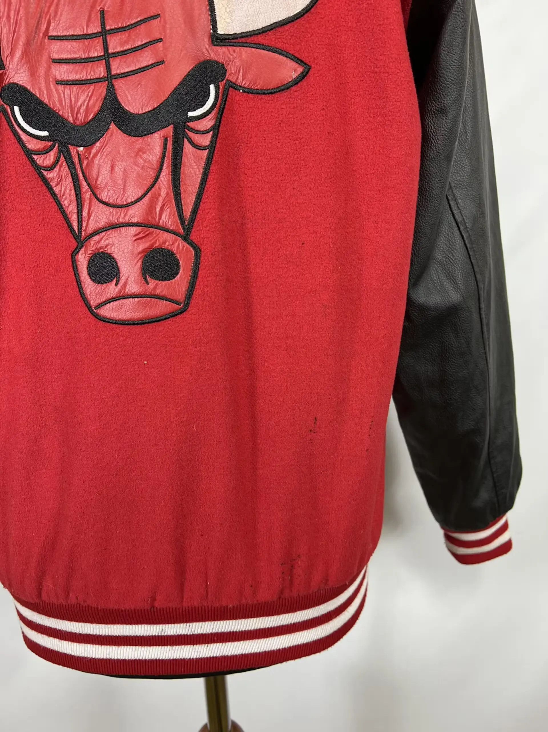 NBA Vintage Chicago Bulls NBA Bomber jacket Size US L / EU 52-54 / 3 - 4 Thumbnail