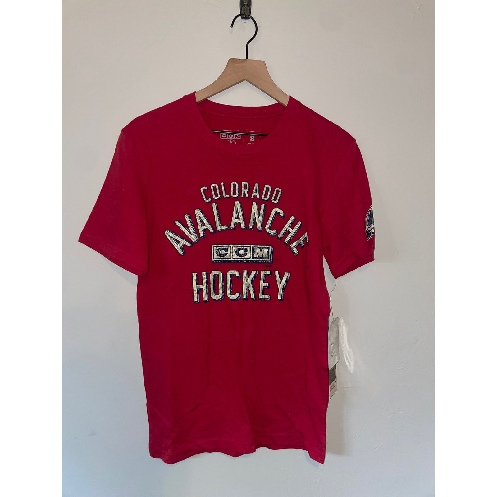 Ccm Colorado Avalanche CCM Shirt Hockey NHL Red Tee NWT Small Size US S / EU 44-46 / 1 - 1 Thumbnail